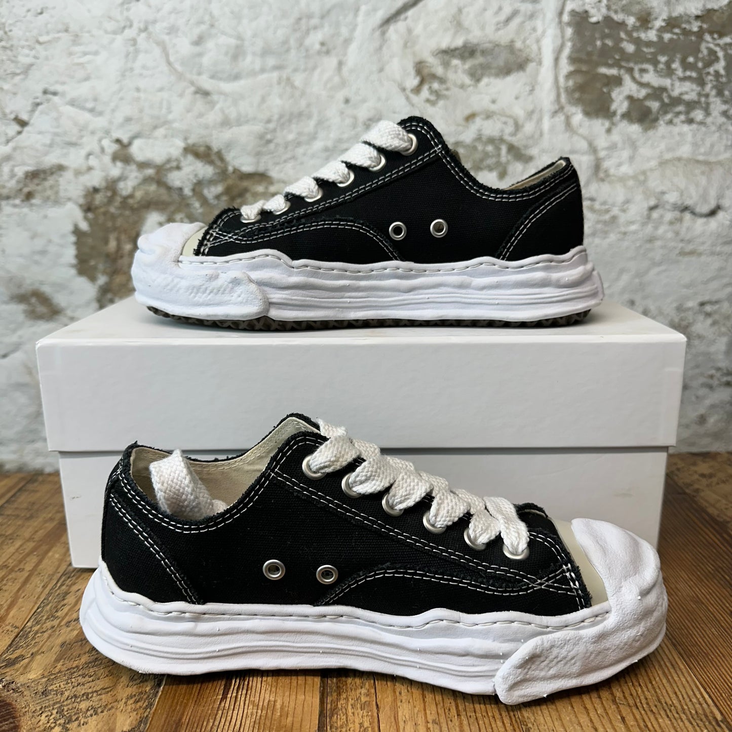 Maison Mihara Black White Hank Sneaker Sz 6.5 (39)