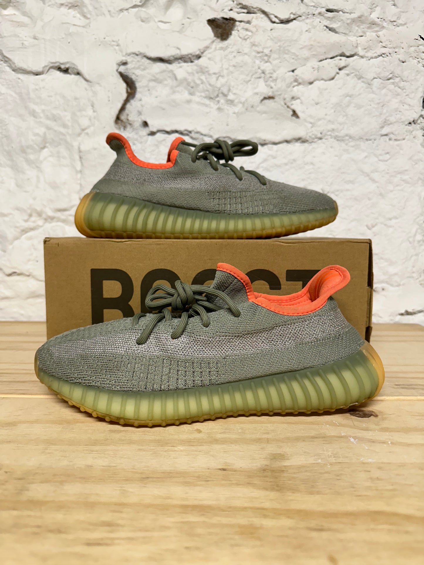 Yeezy 350 V2 Desert Sage Sz 8.5