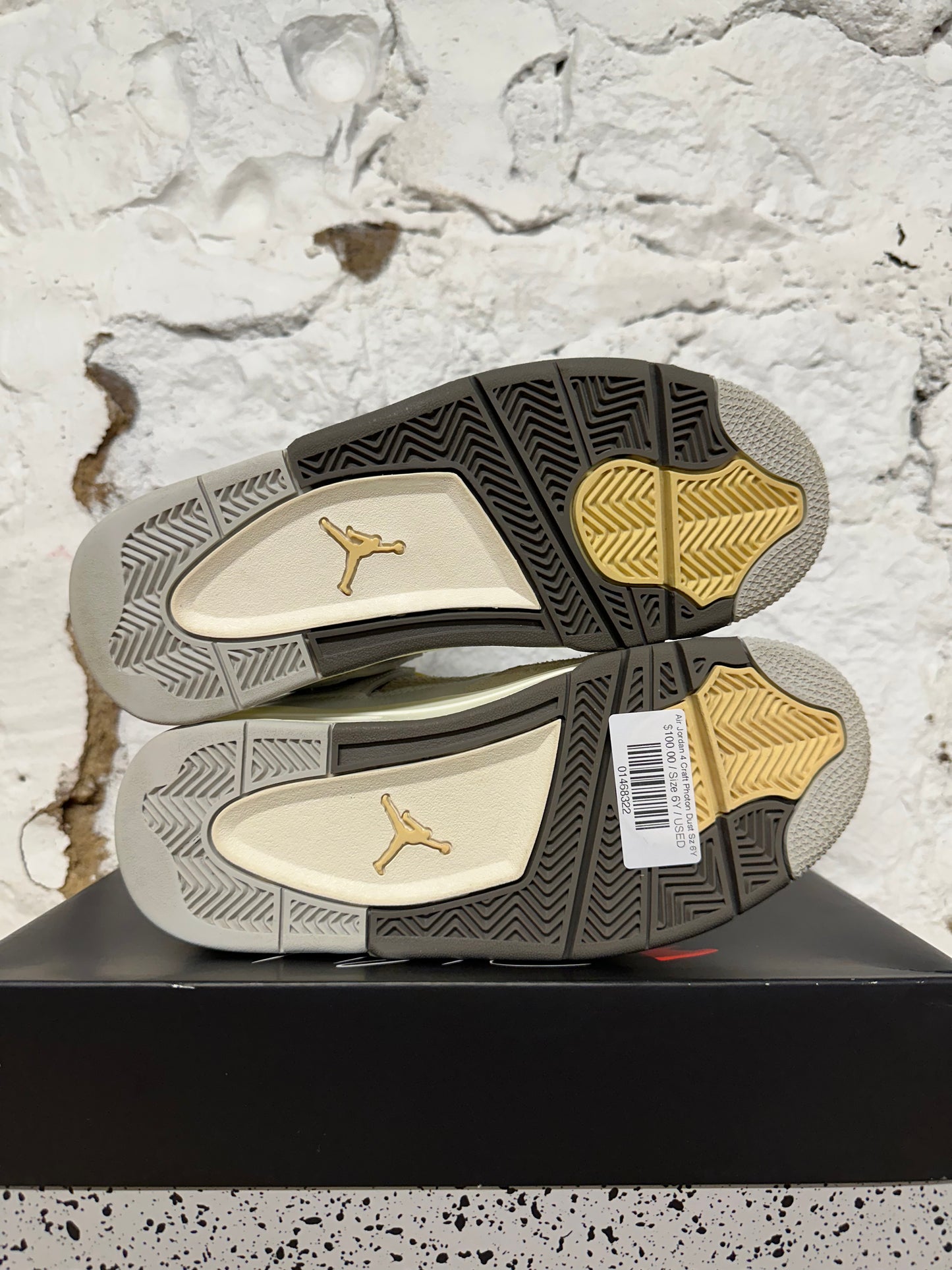 Air Jordan 4 Craft Photon Dust Sz 6Y