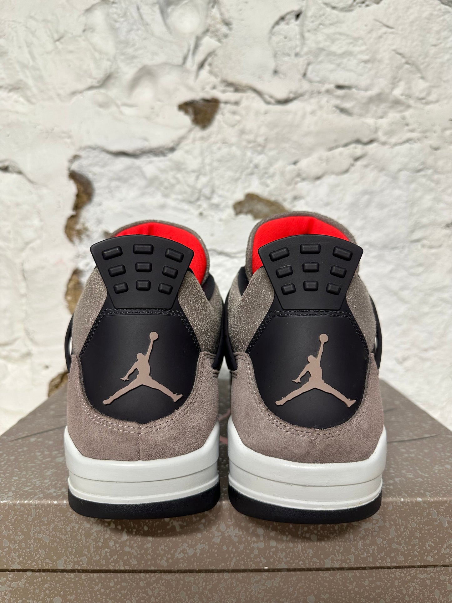 Air Jordan 4 Taupe Haze Sz 13