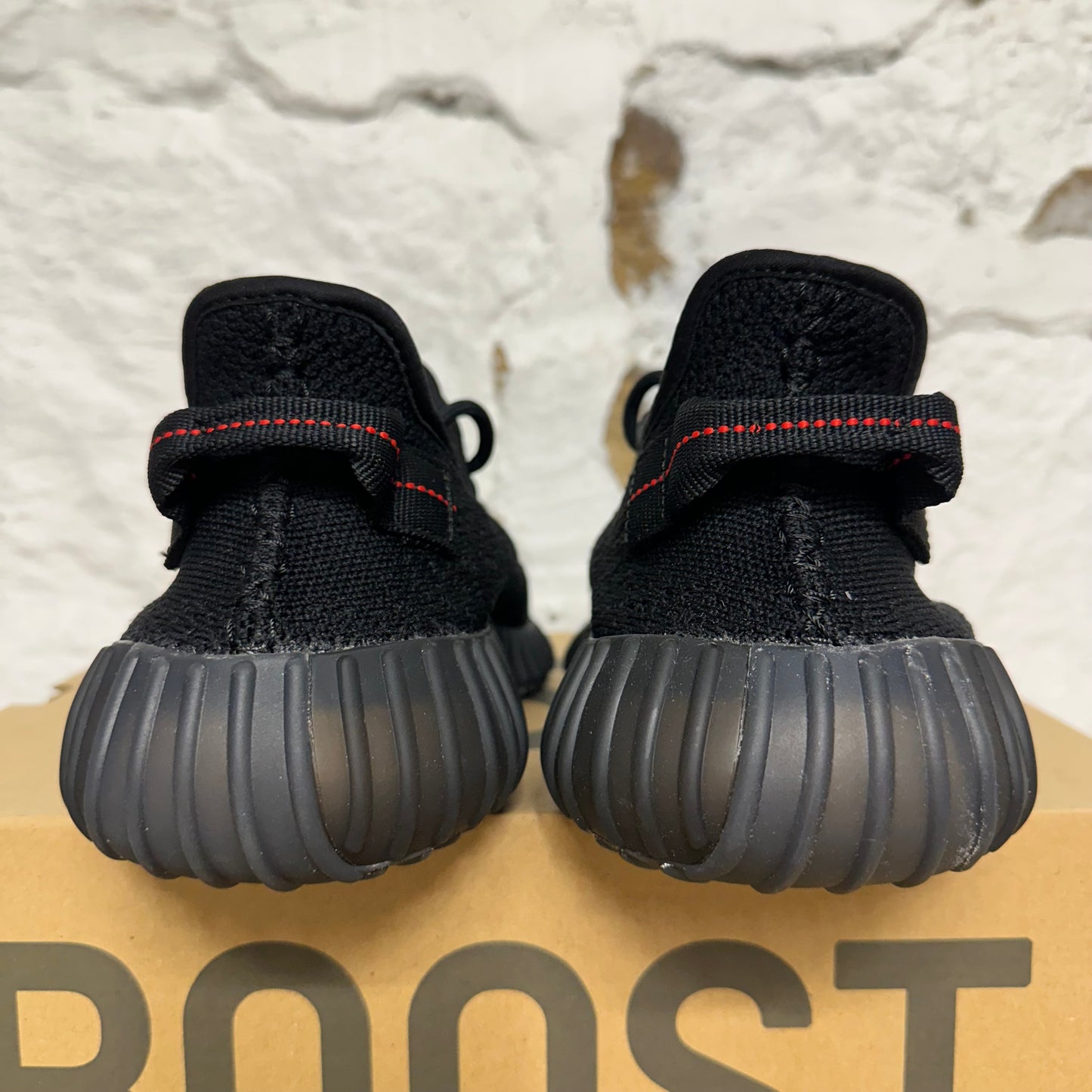 Yeezy 350 V2 Black Red Sz 9.5 DS