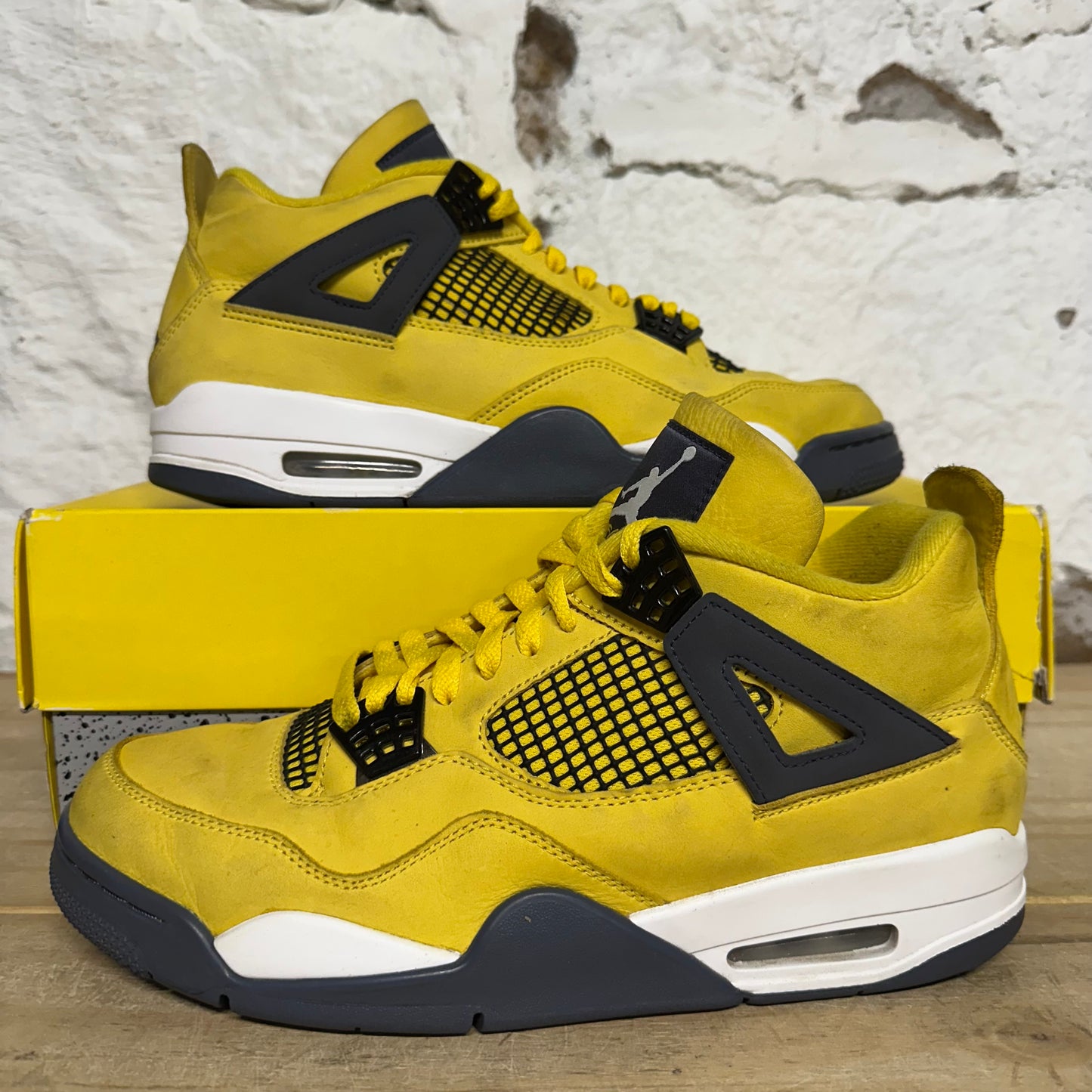 Air Jordan 4 Lightning Sz 10.5