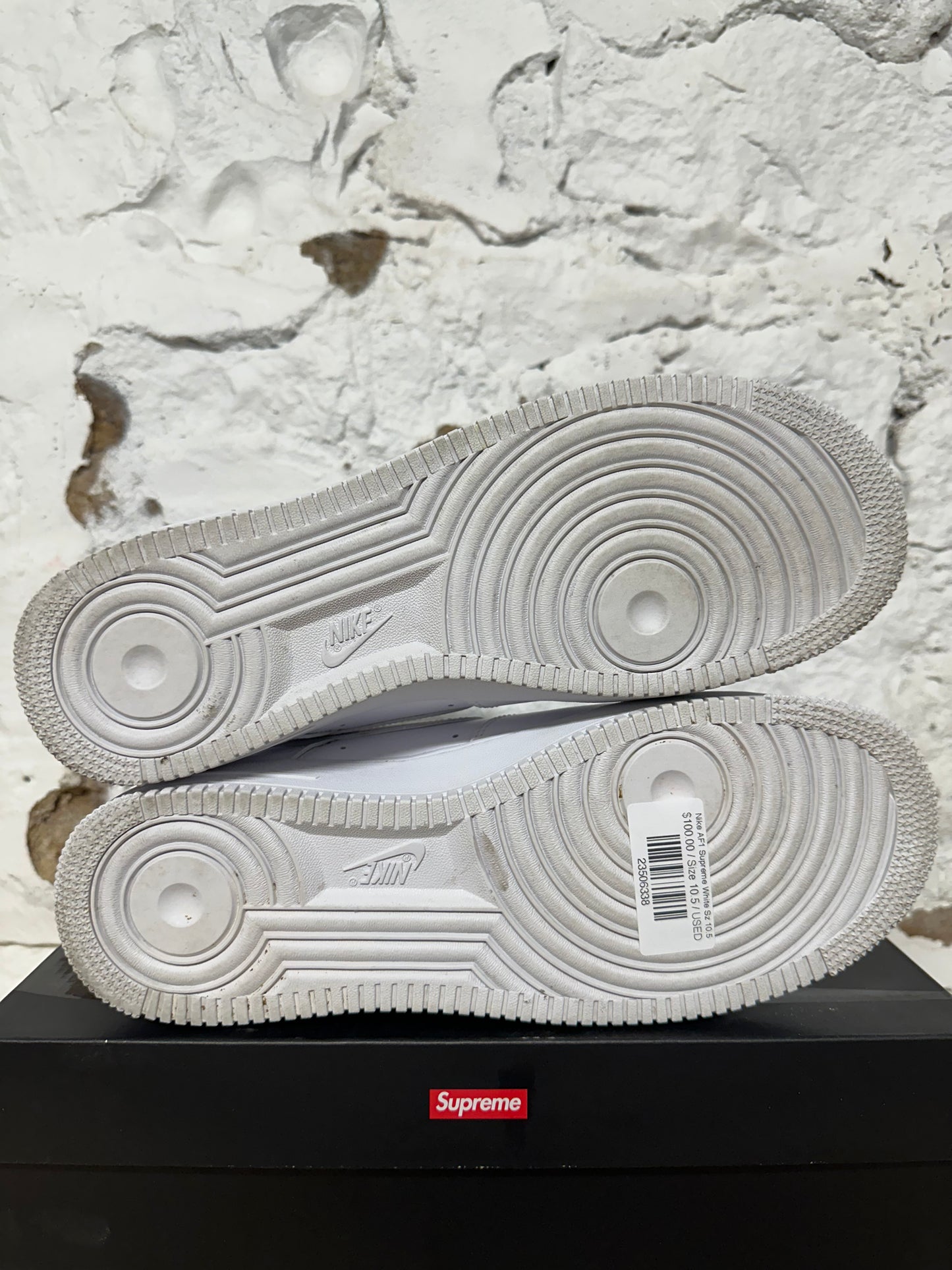 Nike Air Force 1 Low Supreme White Sz 10.5