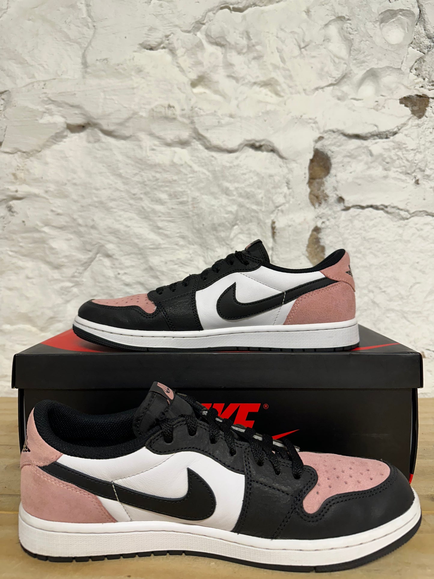 Air Jordan 1 Low Bleached Coral Sz 10