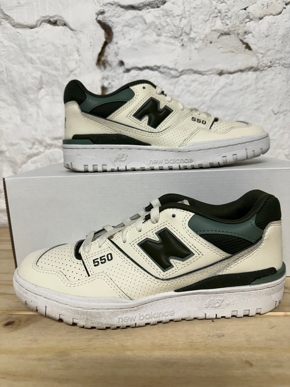 New Balance 550 Sea Salt Kombu Sz 5.5 (7W)