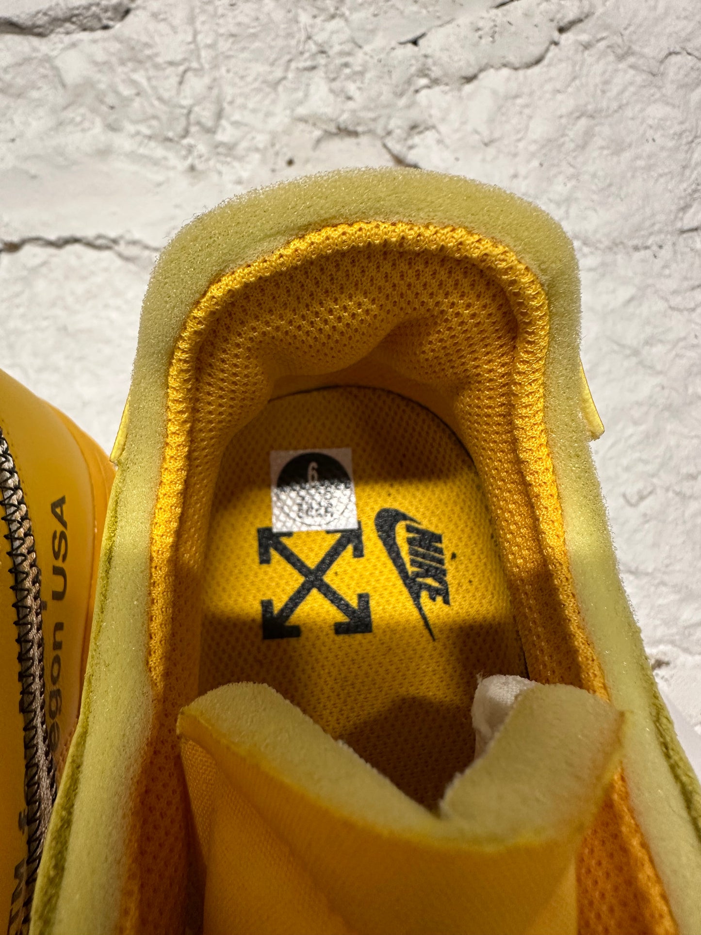 Nike Air Force 1 Low Off-White ICA University Gold Sz 9