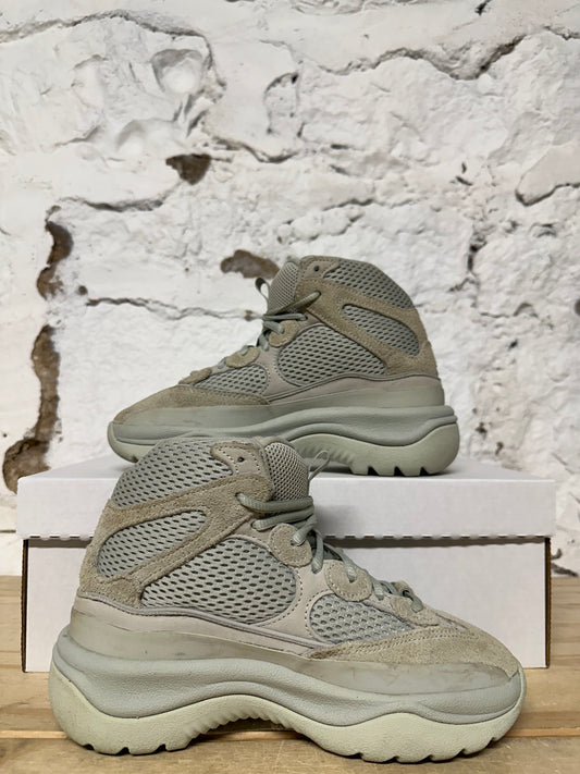 Yeezy Desert Boot Salt Sz 4