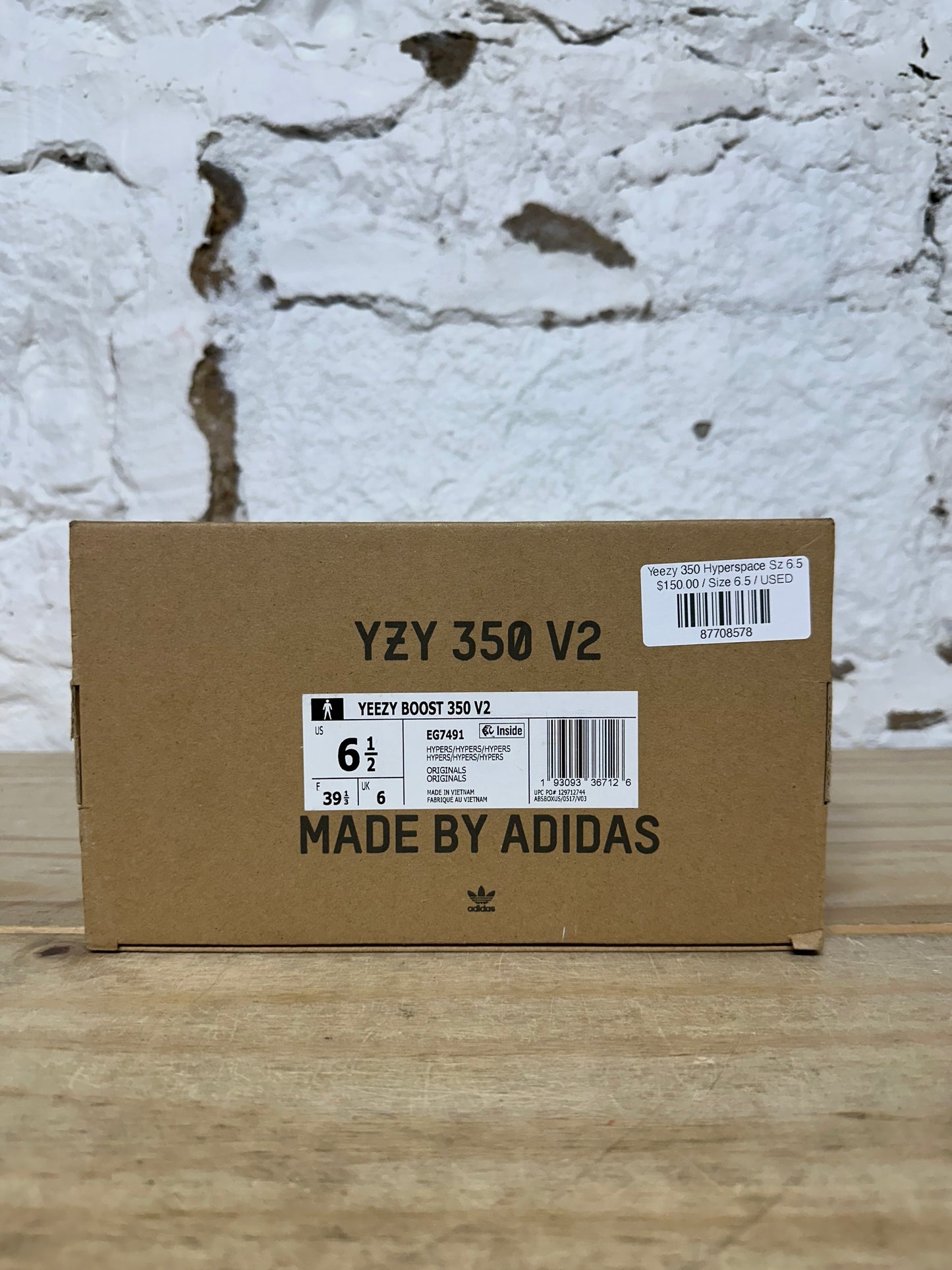 Yeezy 350 V2 Hyperspace Sz 6.5