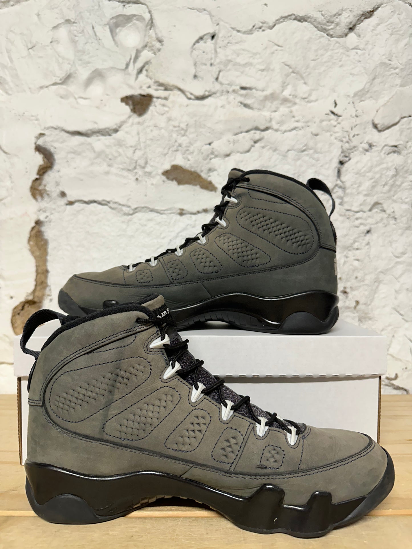 Air Jordan 9 Anthracite Sz 9.5