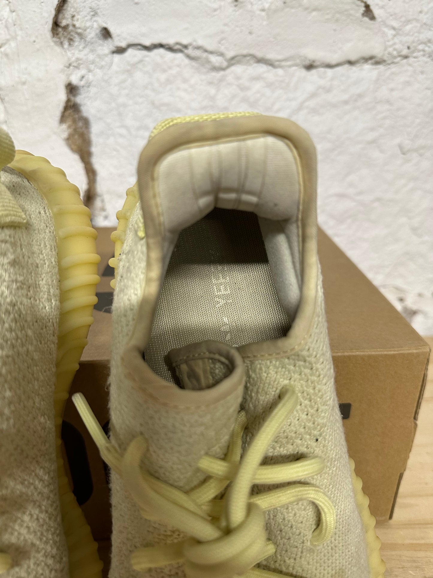 Yeezy 350 V2 Butter Sz 8