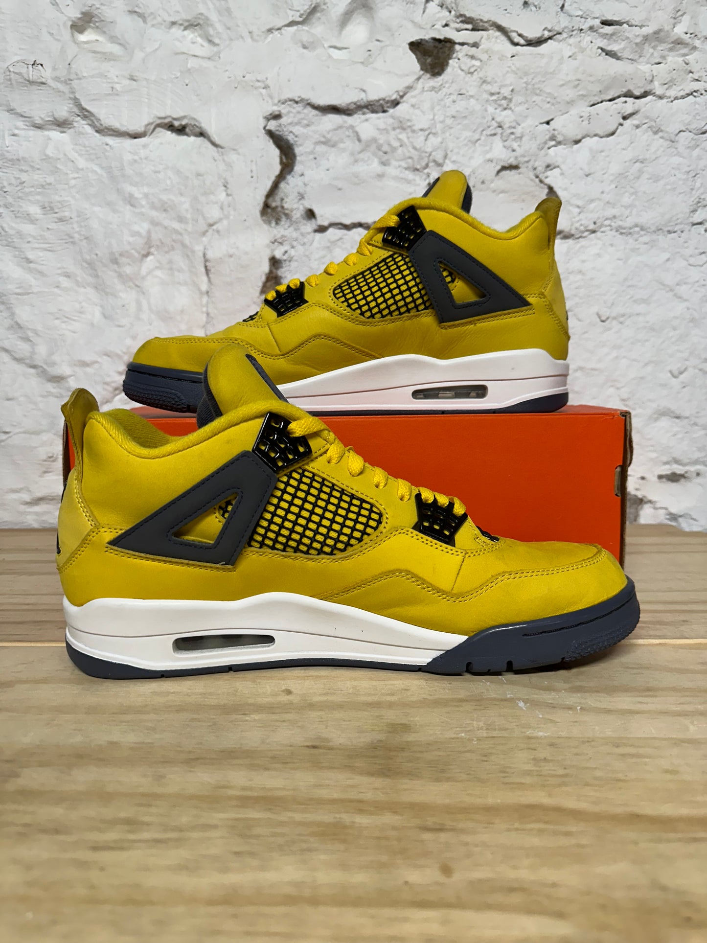 Air Jordan 4 Lightning (B-Grade) Sz 11