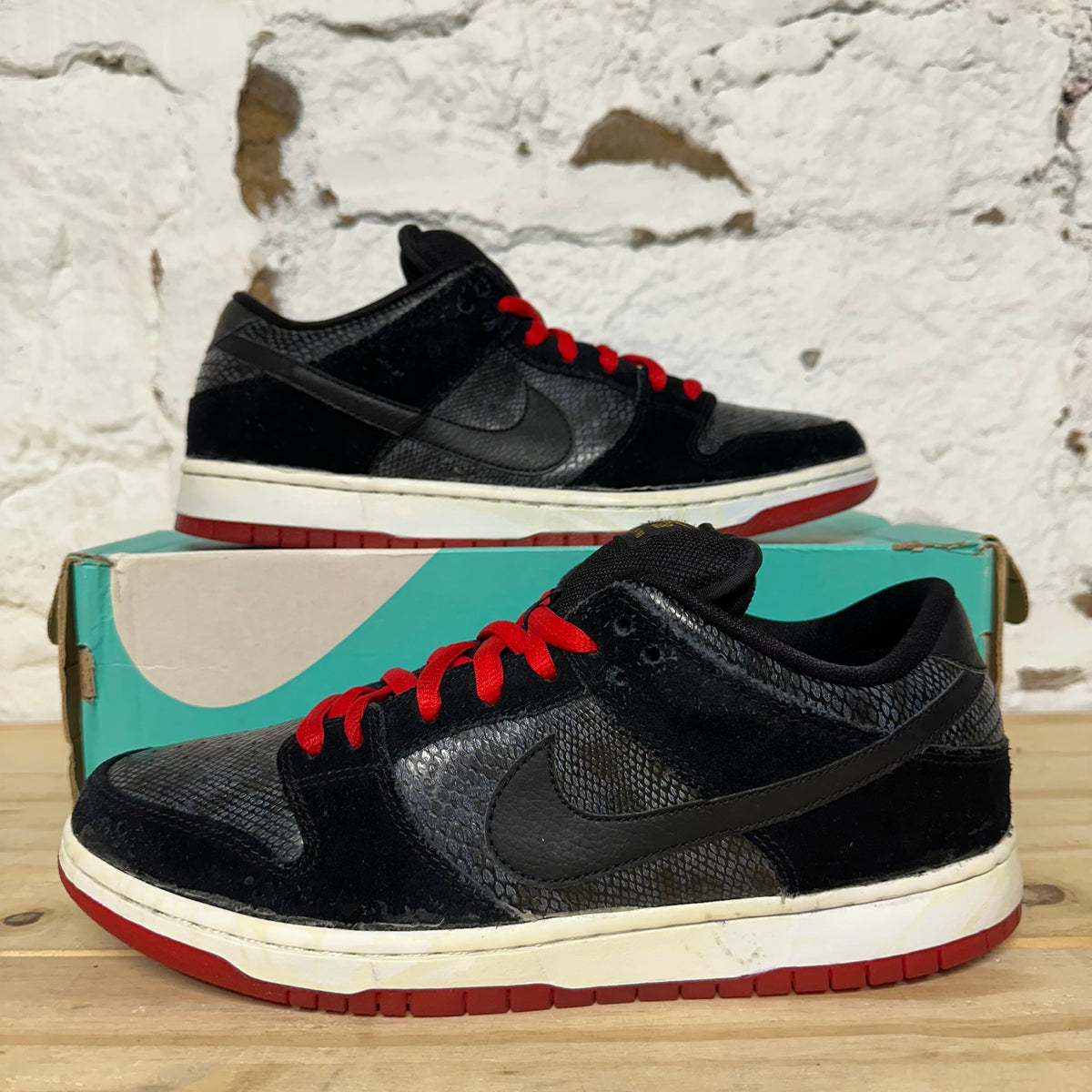 Nike SB Dunk Low Snake Eyes Sz 10.5