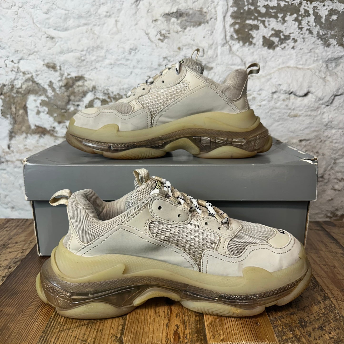 Balenciaga Triple S Cream Sz 9 (42)