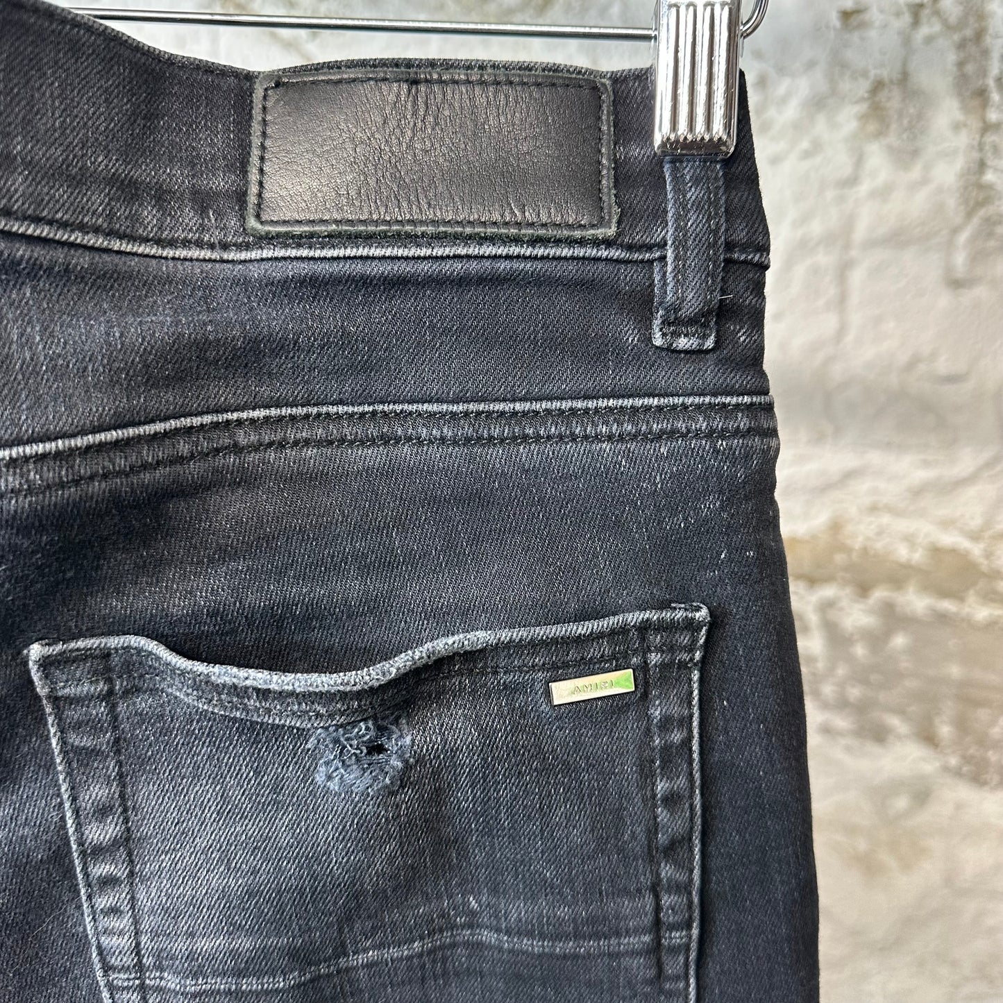 Amiri MX1 Grey Paisley Patch Black Denim Jeans Sz 28