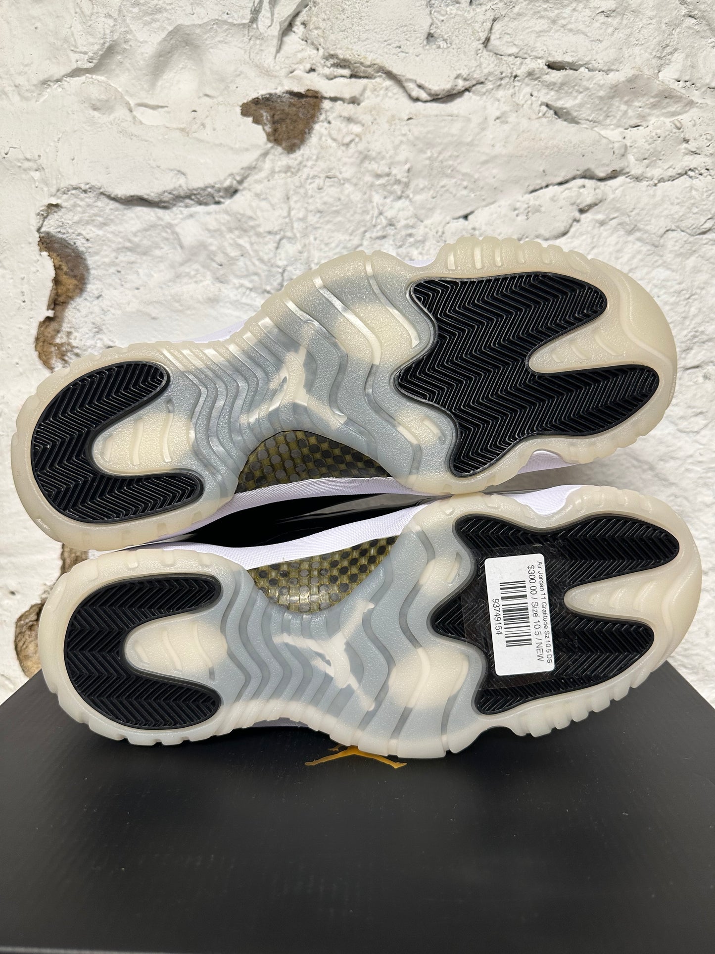 Air Jordan 11 High Gratitude Sz 10.5 DS