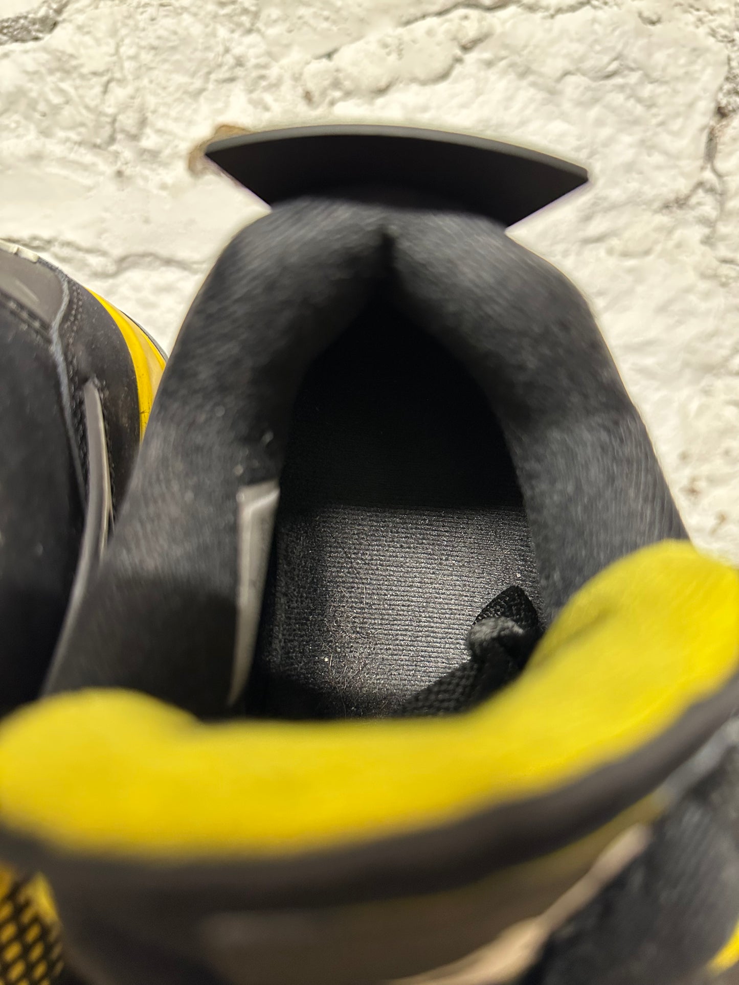 Air Jordan 4 Thunder Sz 9