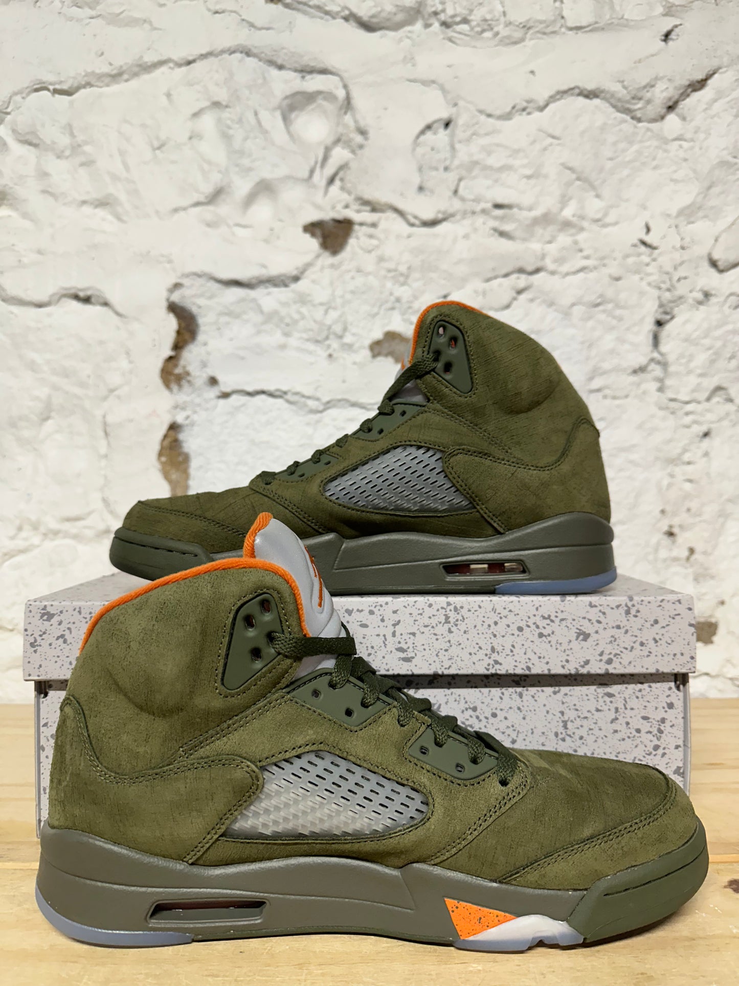Air Jordan 5 Olive Sz 11