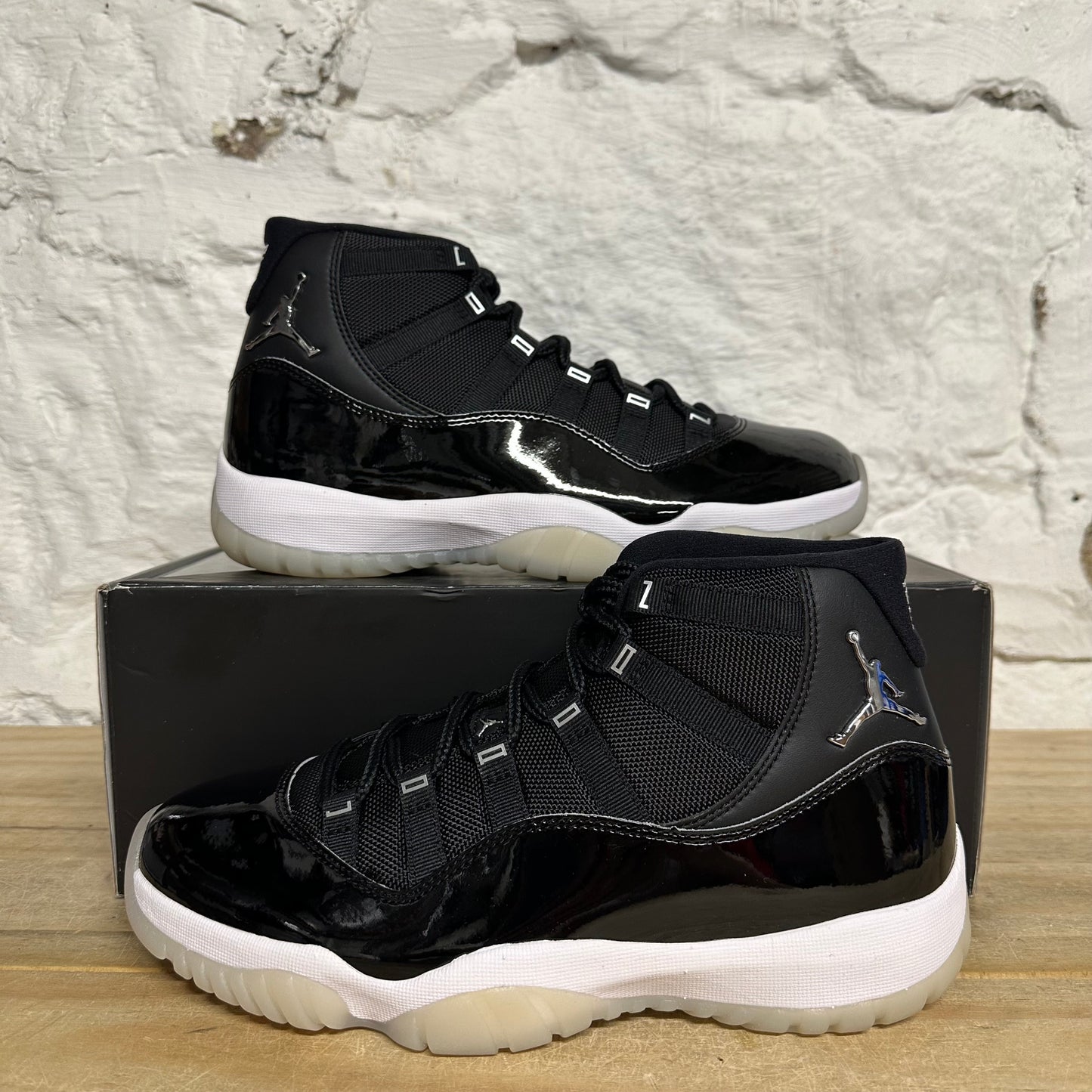 Air Jordan 11 High Jubilee Sz 9 DS