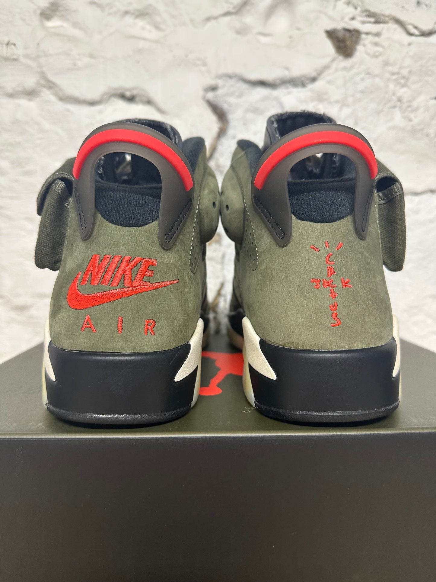 Air Jordan 6 Travis Scott Olive Sz 9.5 DS