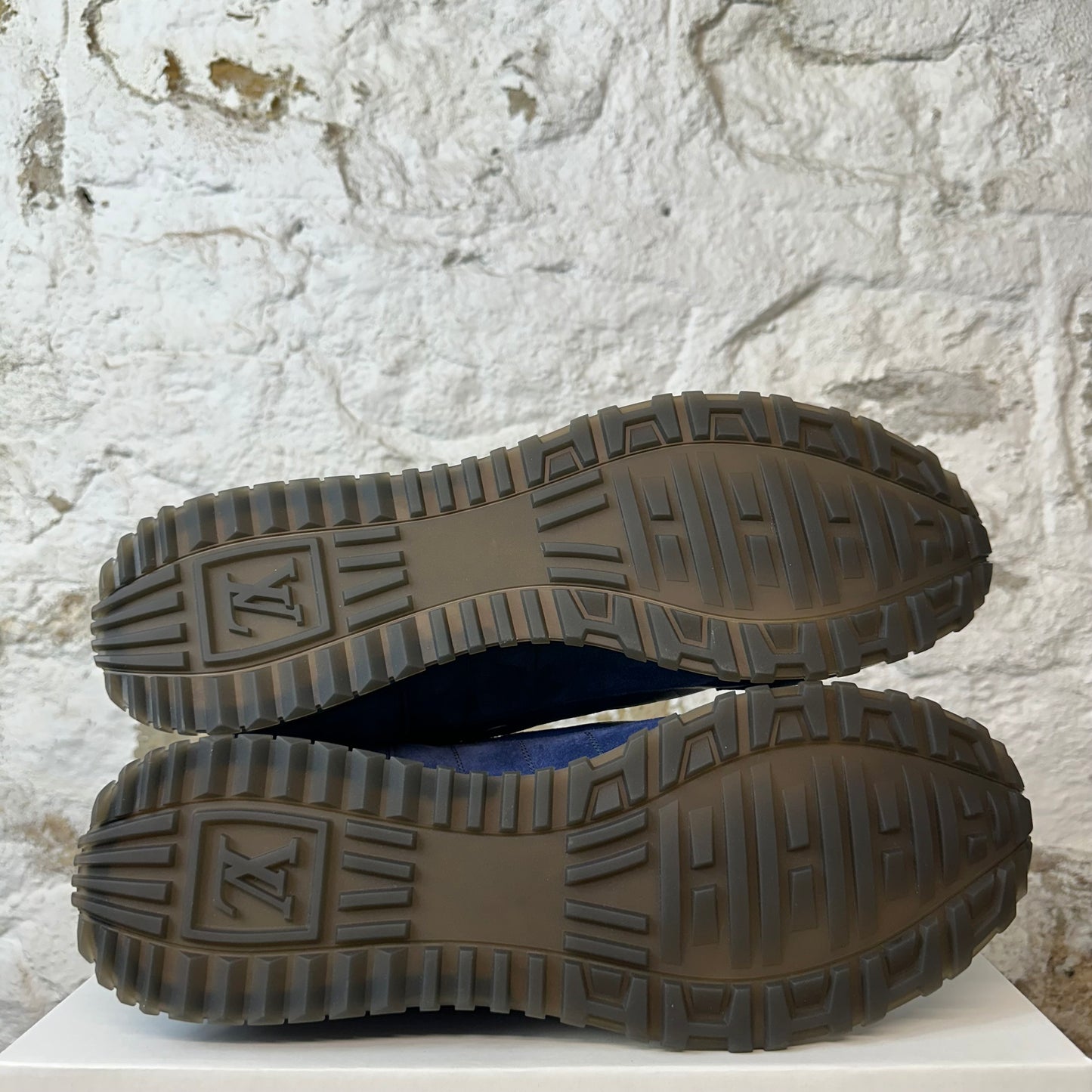 Louis Vuitton Blue Suede Runaway Sneaker Sz 13.5(12LV) DS No Box