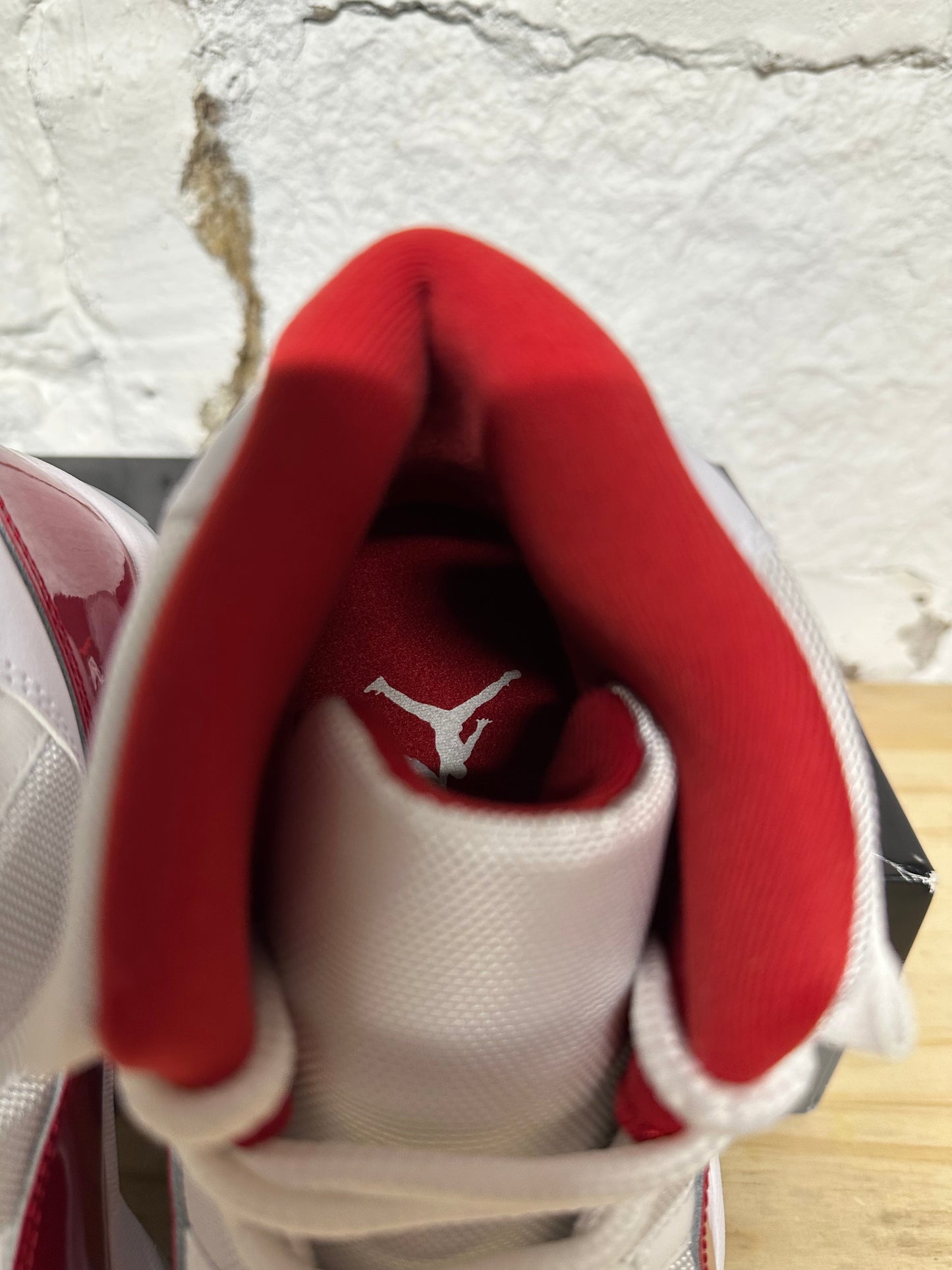 Air Jordan 11 High Cherry Sz 10