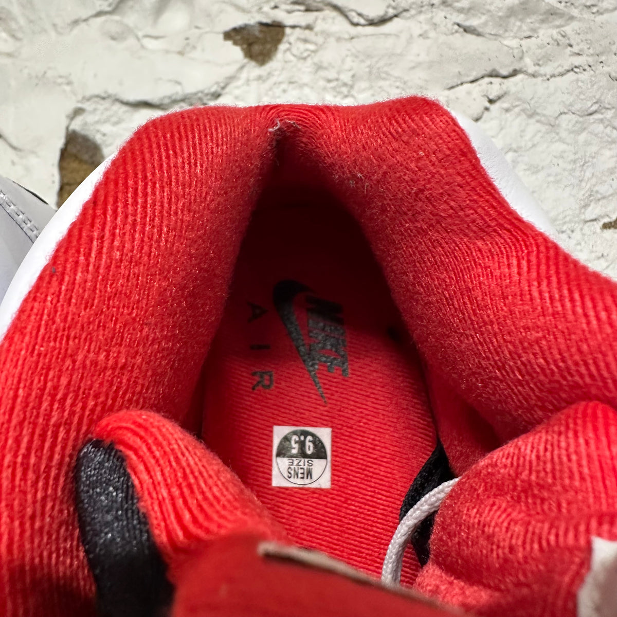 Air Jordan 5 Fire Red Black Tongue (2025) Sz 9.5