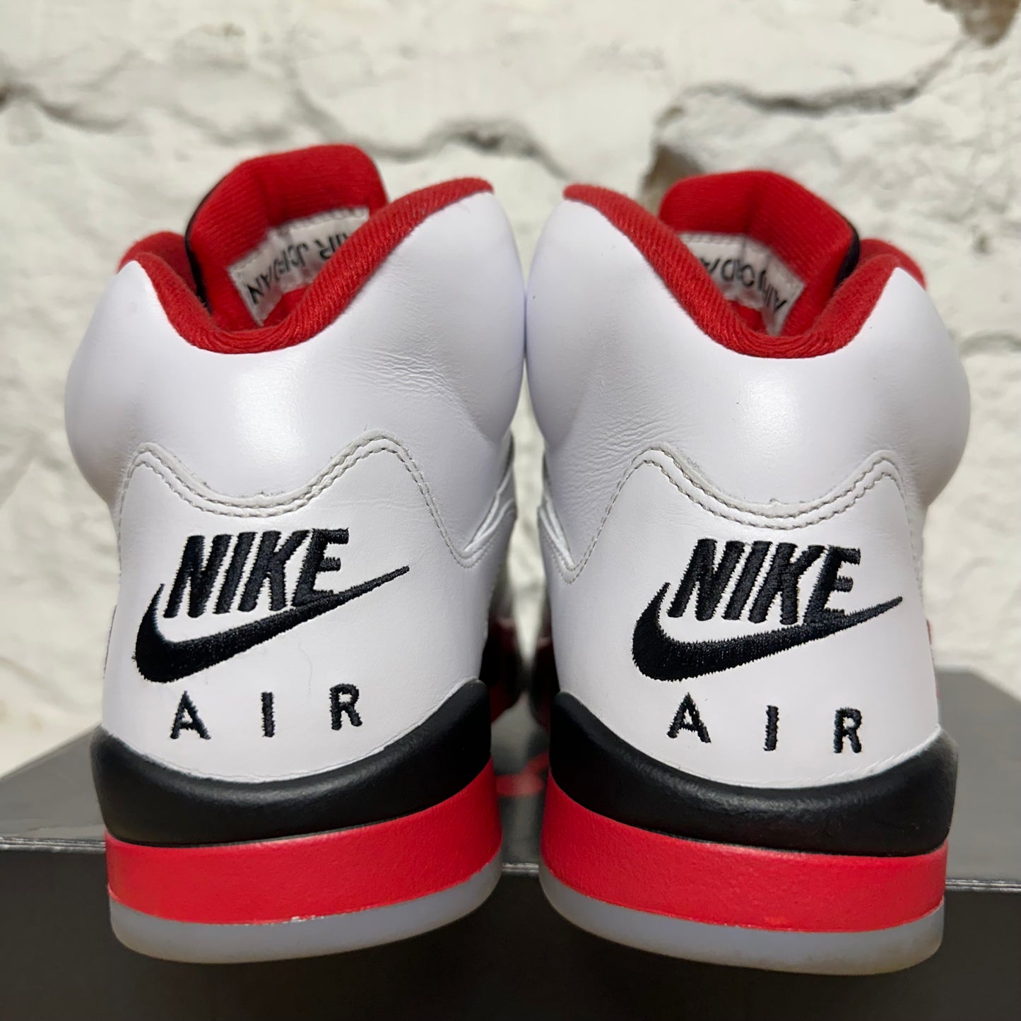 Air Jordan 5 Fire Red Black Tongue (2025) Sz 8.5