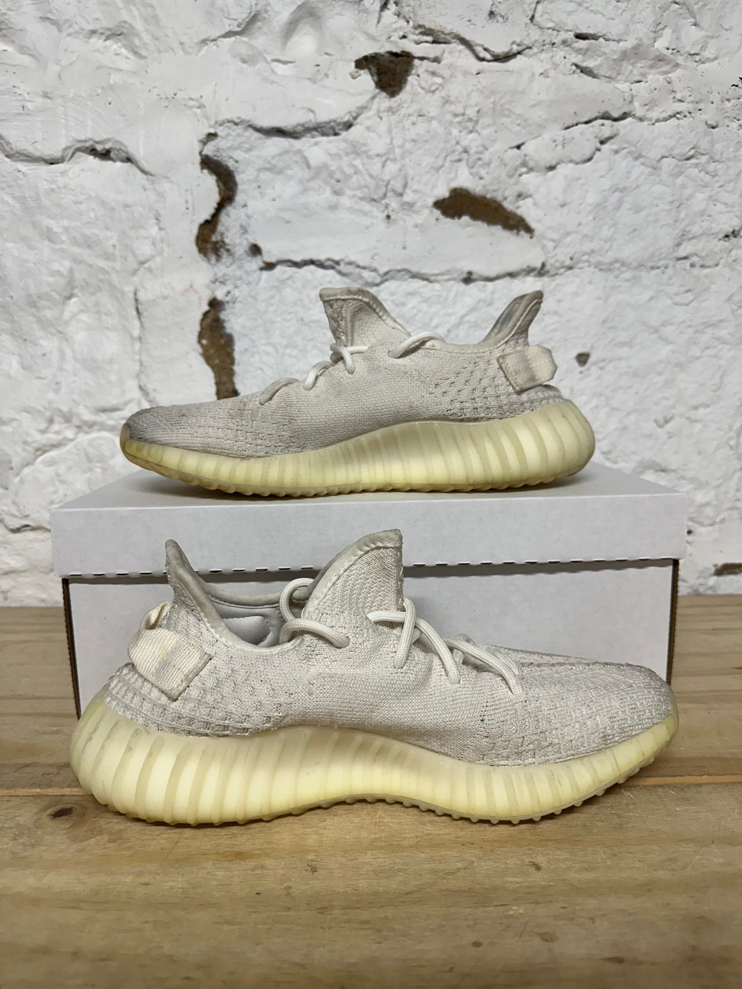 Yeezy 350 V2 Bone Sz 7.5