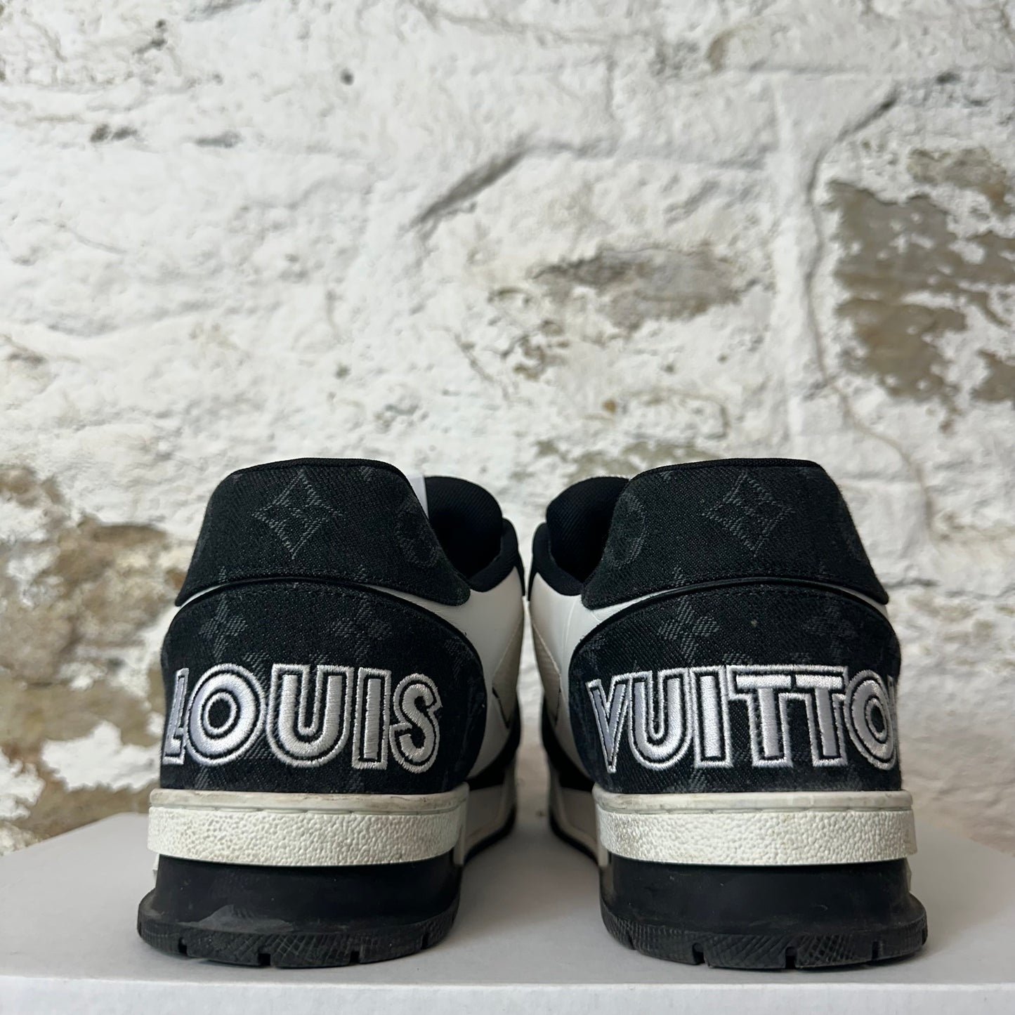 Louis Vuitton Black White Strap Trainer Sneaker Sz 10 (8.5LV) No Box