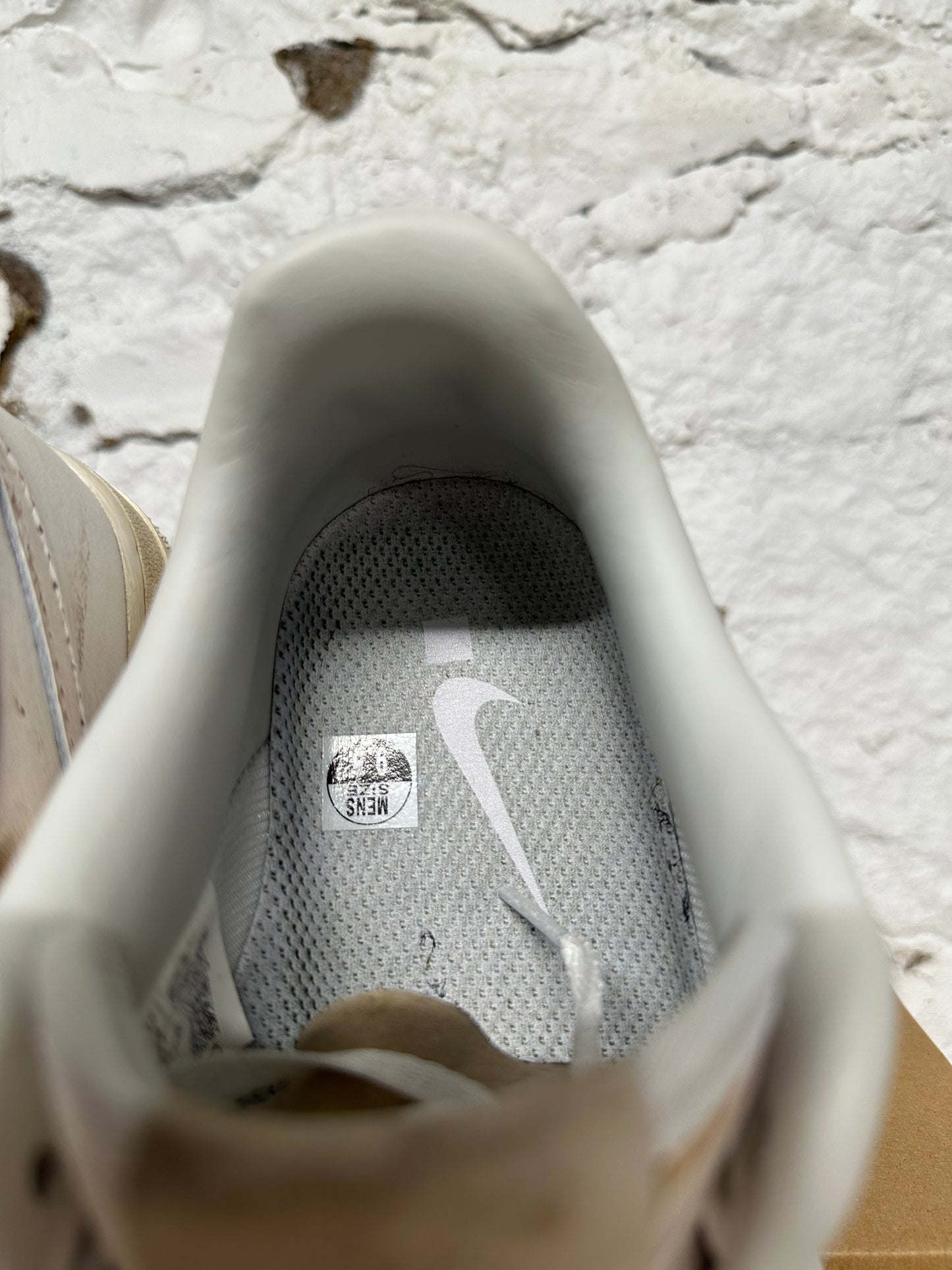 Nike Air Force 1 Low Dirty Triple White Sz 9.5