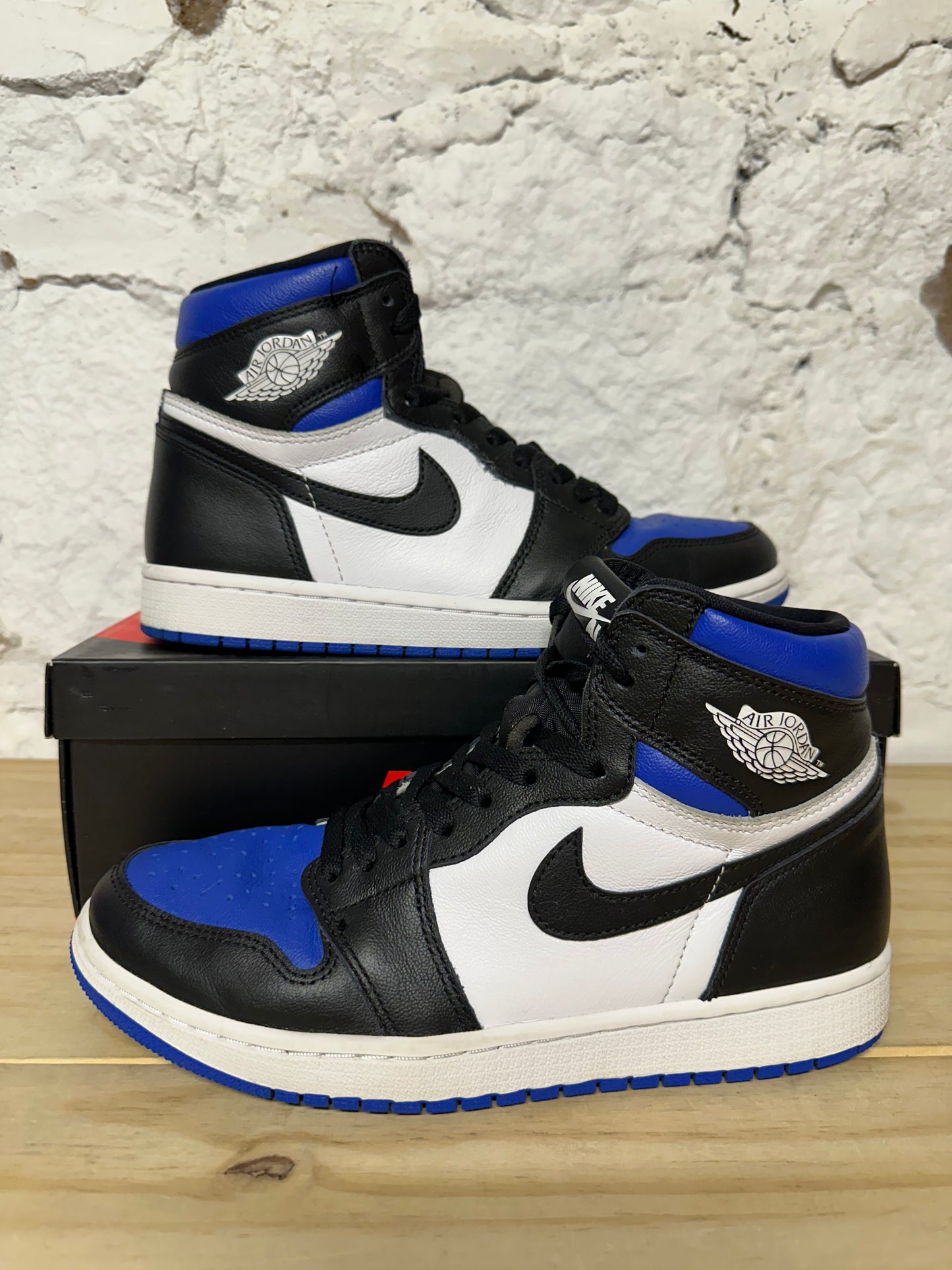 Air Jordan 1 High Royal Toe Sz 8.5