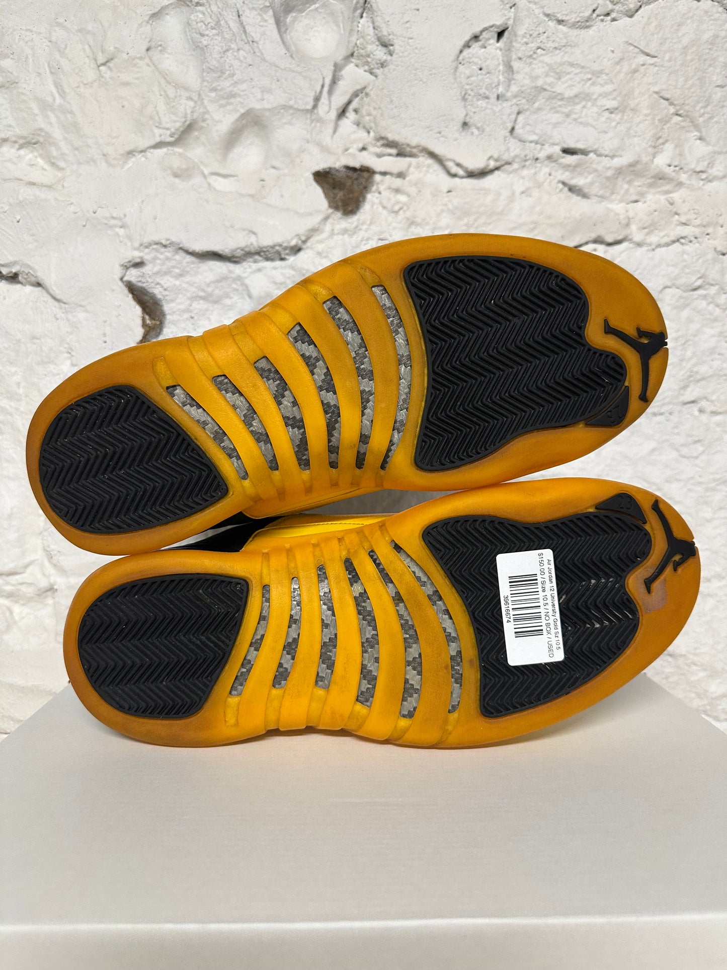 Air Jordan 12 University Gold Sz 10.5