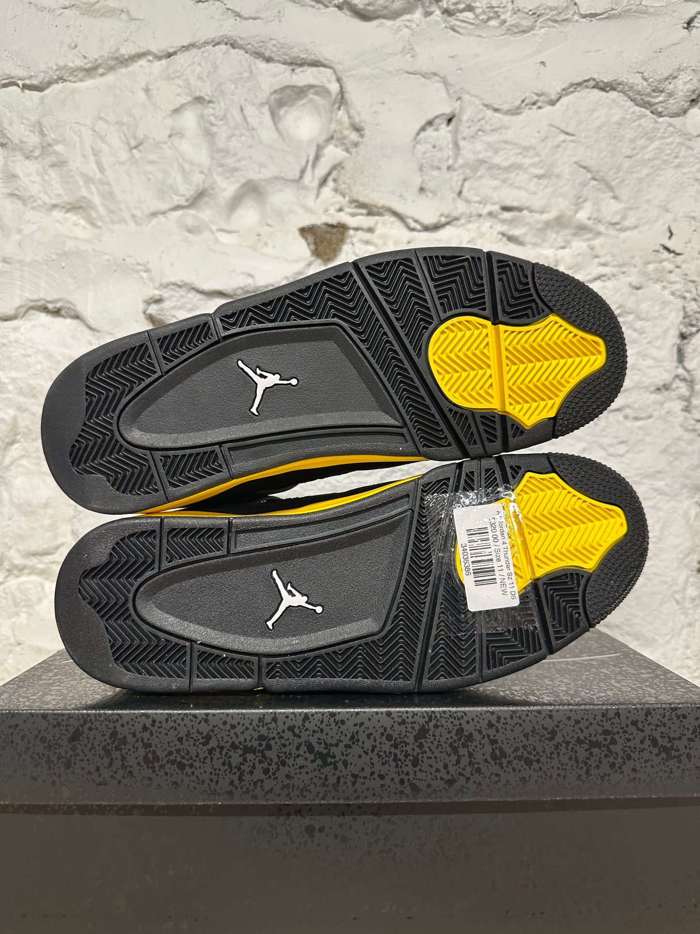 Air Jordan 4 Thunder Sz 11 DS