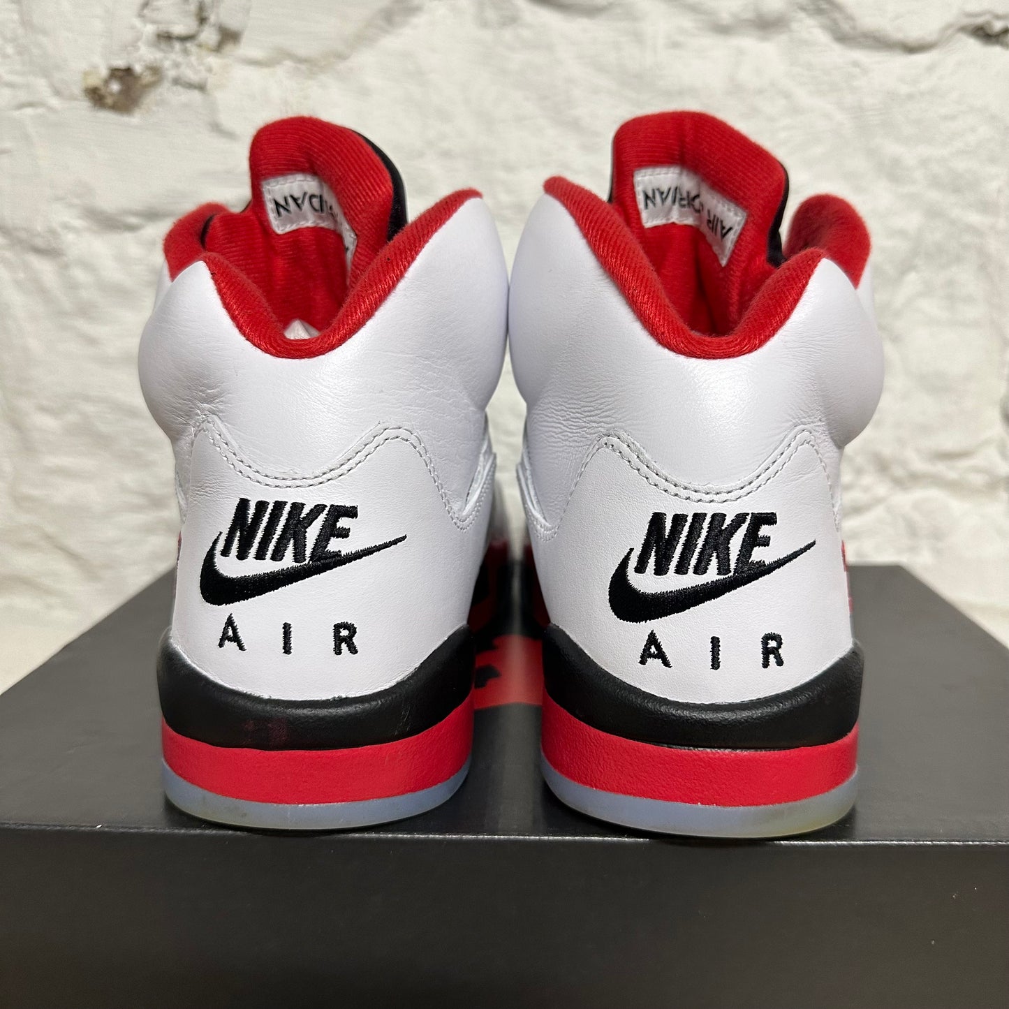 Air Jordan 5 Fire Red Black Tongue (2025) Sz 10