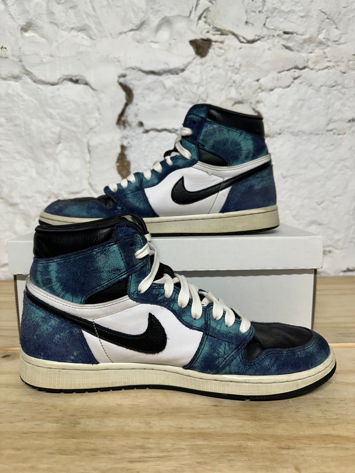 Air Jordan 1 High Tie Dye Sz 10.5 (12W)