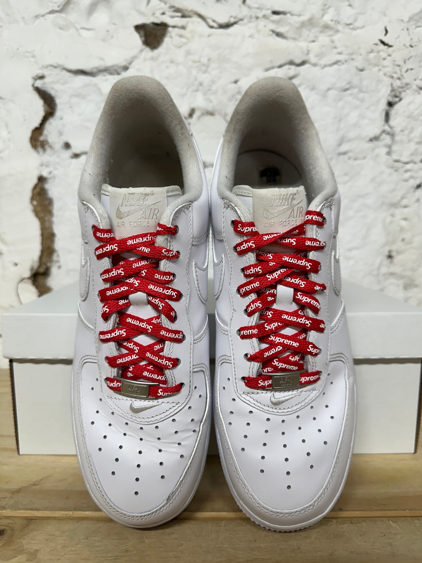 Nike Air Force 1 Low Supreme Sz 8.5