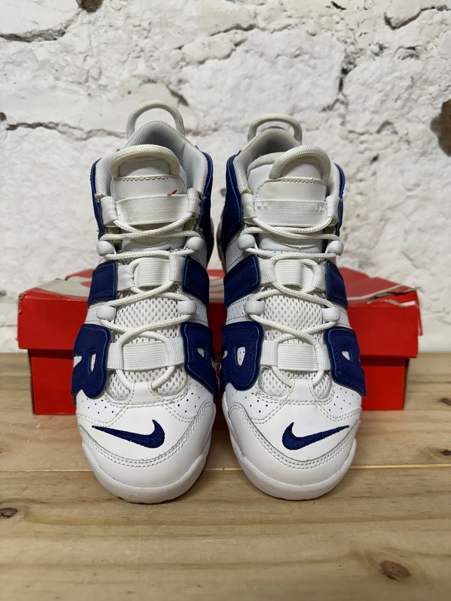 Nike Air More Uptempo Knicks Sz 4.5Y