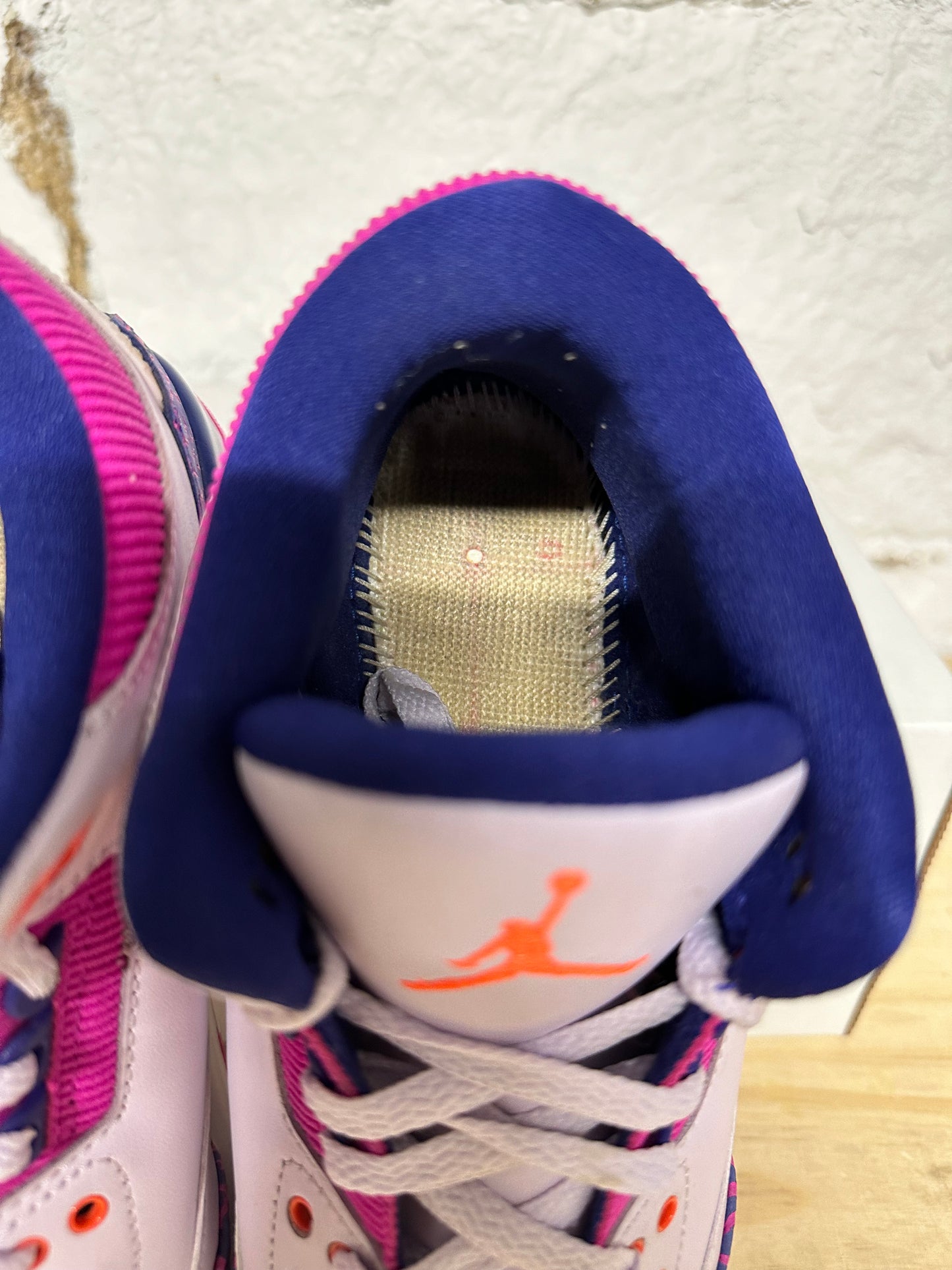 Air Jordan 3 Barely Grape Sz 7Y