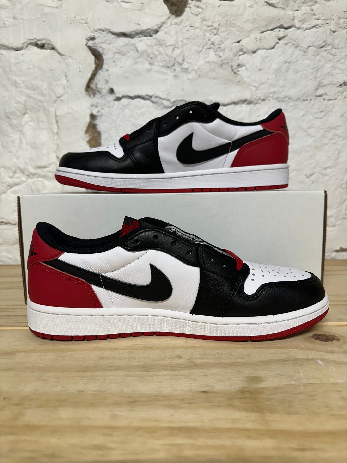 Air Jordan 1 Low Black Toe Sz 9 DS