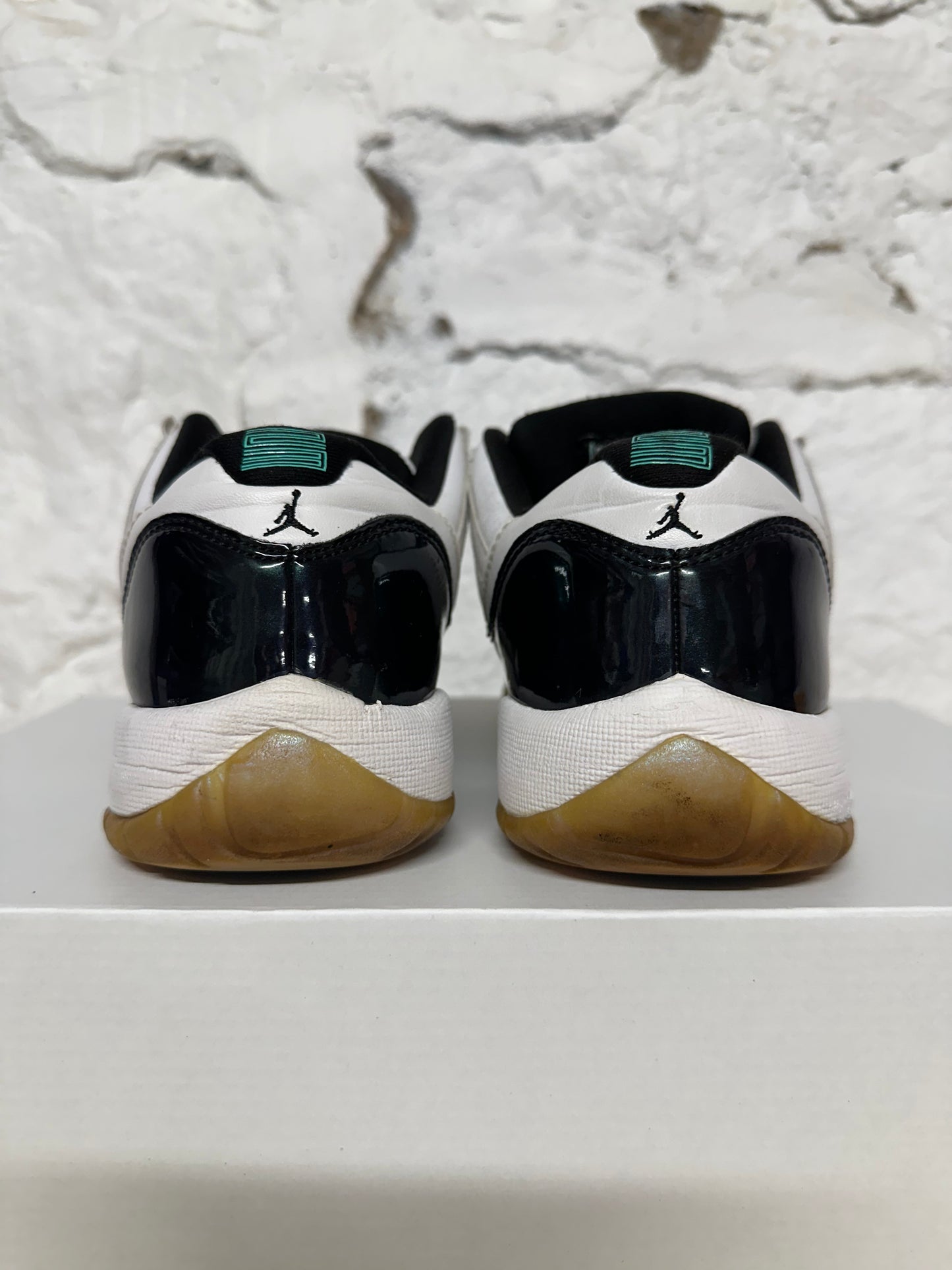 Air Jordan 11 Low Emerald Sz 5.5Y