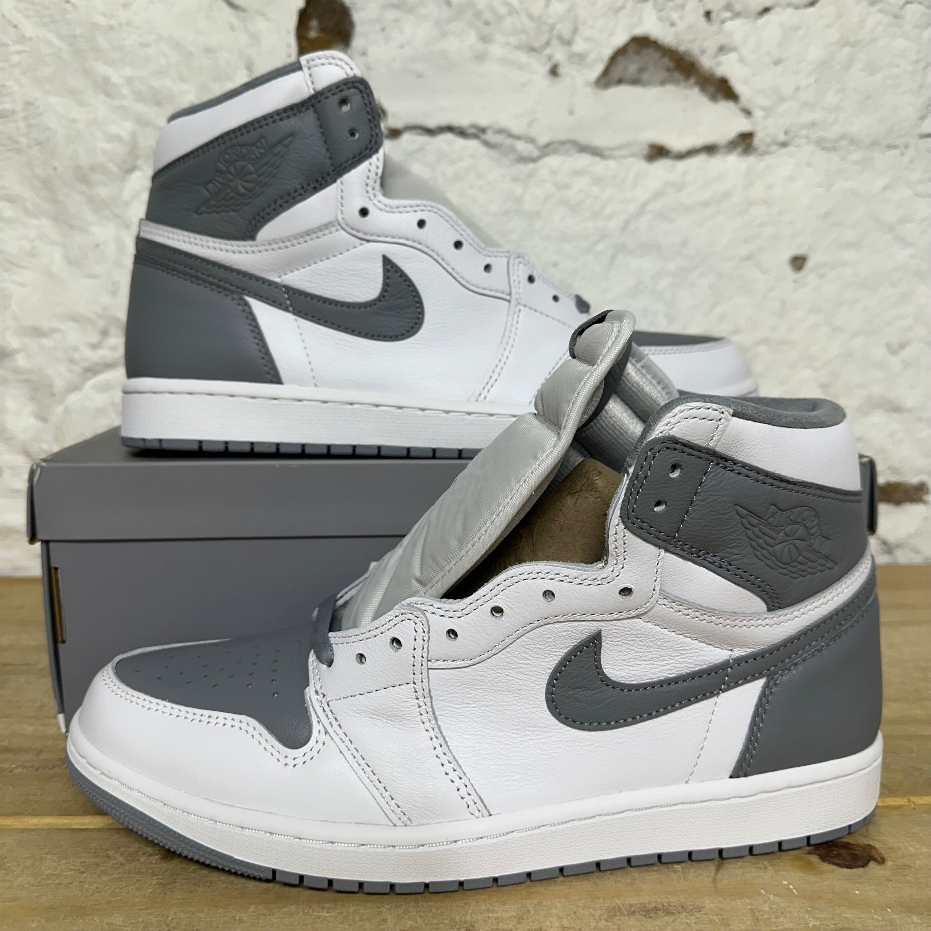 Air Jordan 1 High Stealth Sz 10.5 DS