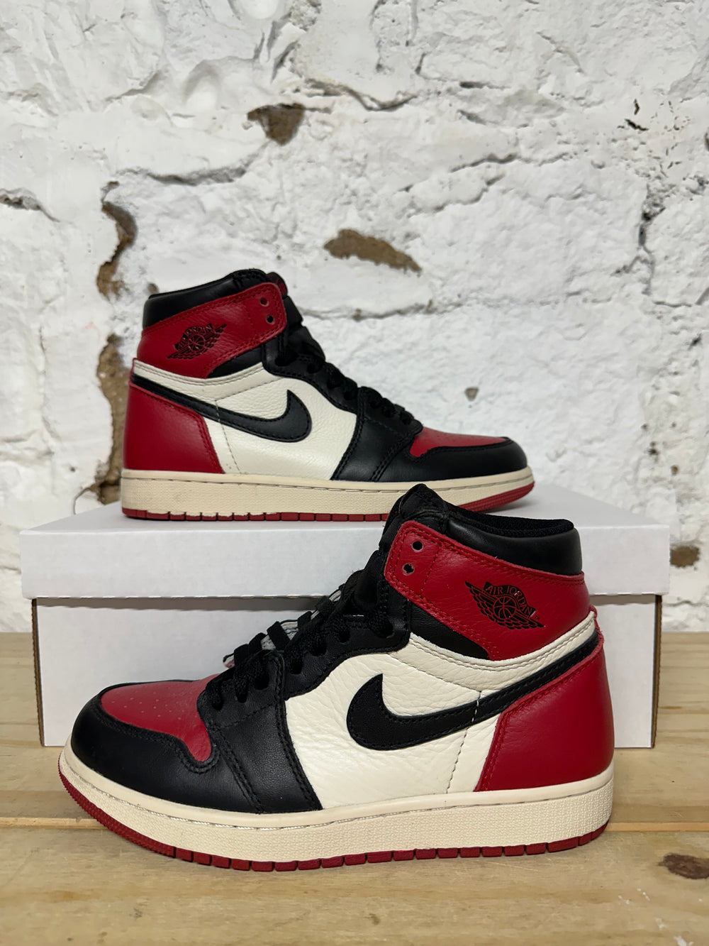 Air Jordan 1 High Bred Toe Sz 6.5Y