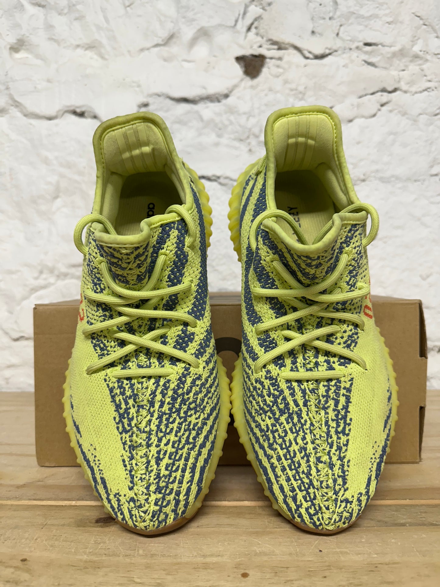 Yeezy 350 V2 Semi Frozen Yellow Sz 8
