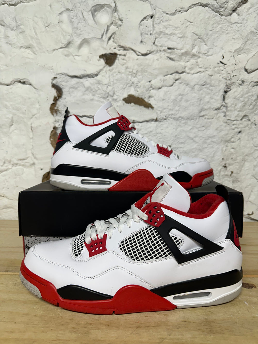 Air Jordan 4 Fire Red Sz 13