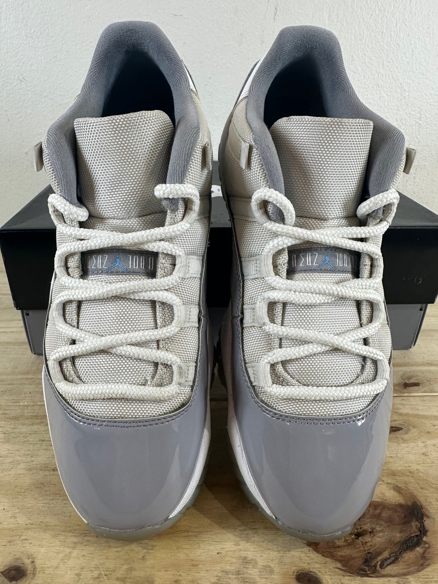 Air Jordan 11 Low Cement Grey Sz 9
