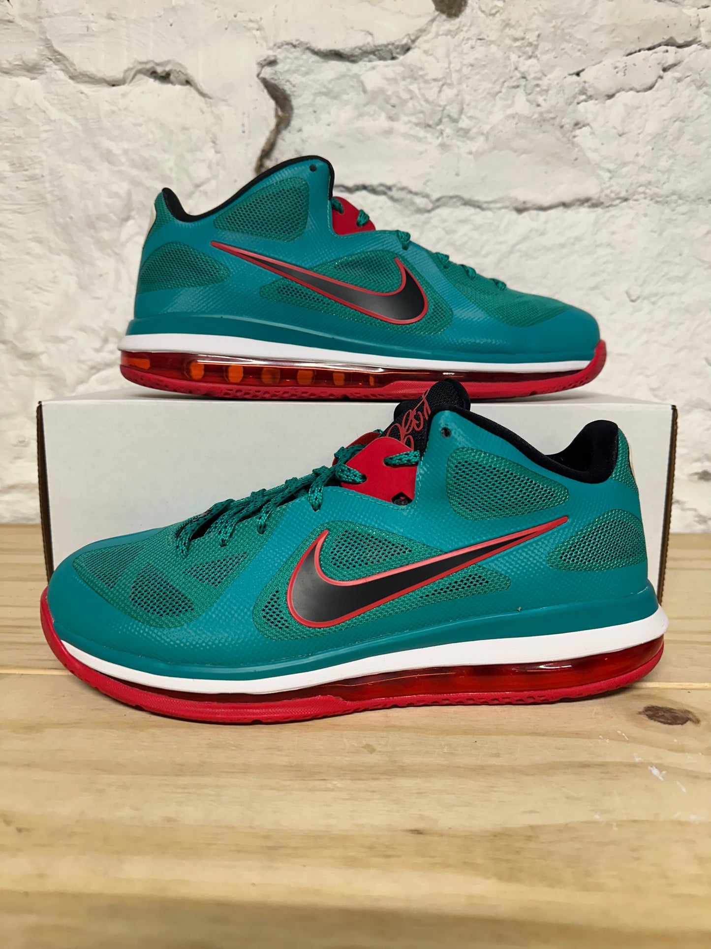 Nike LeBron 9 Low Reverse Liverpool Sz 10