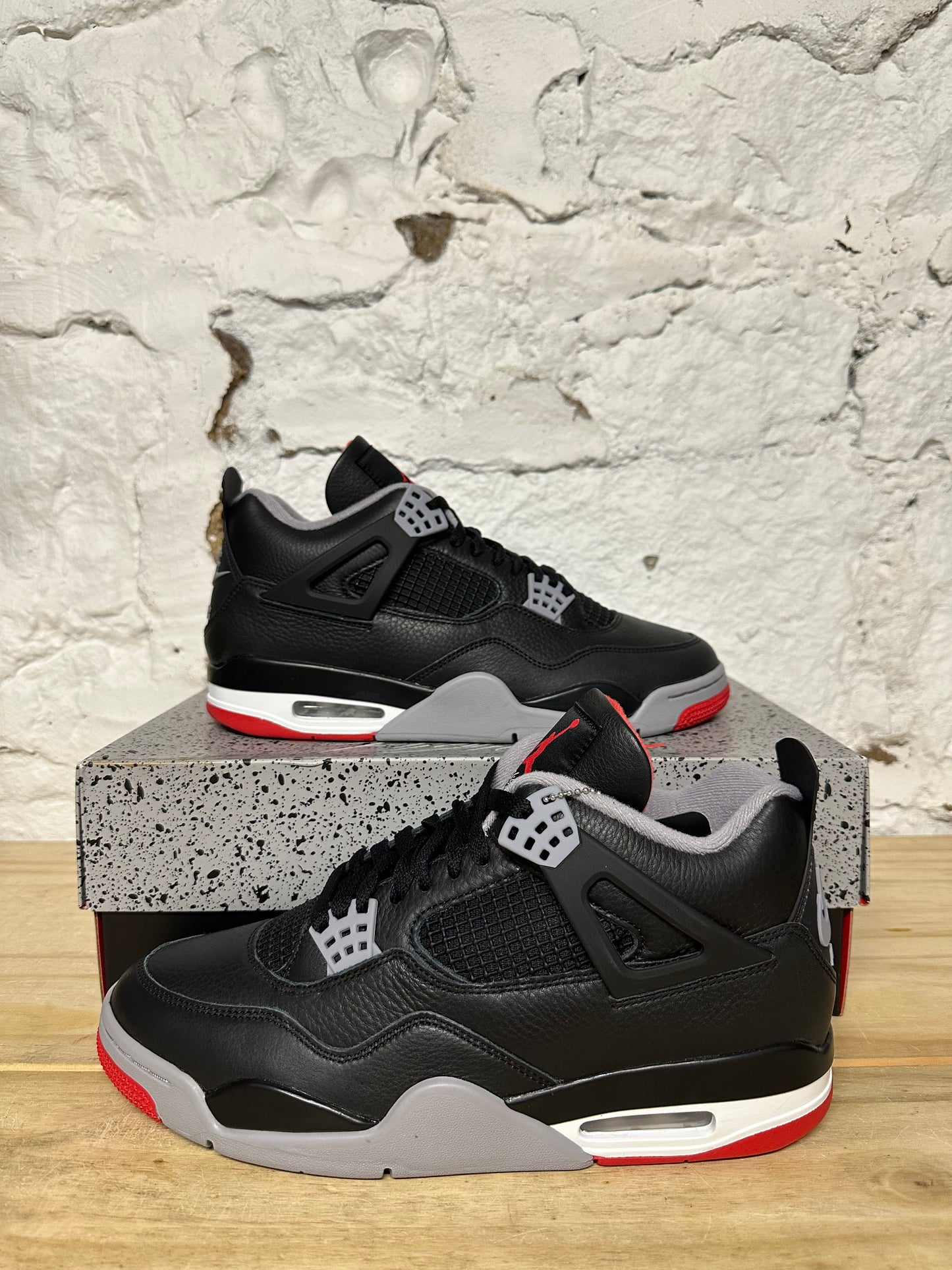 Air Jordan 4 Bred Reimagined Sz 10.5 DS