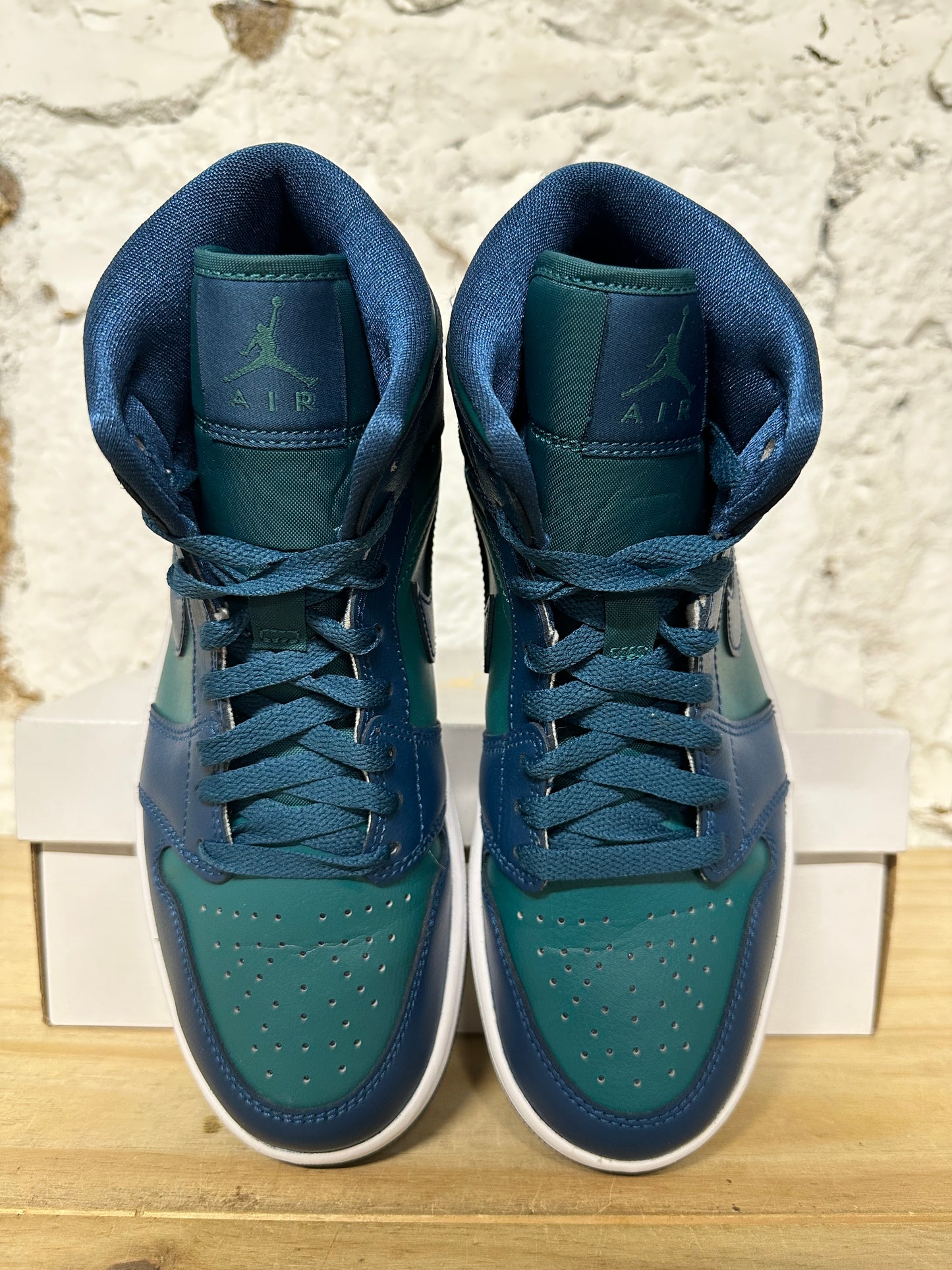 Air Jordan 1 Mid Sky Teal Sz 6.5 (8W)