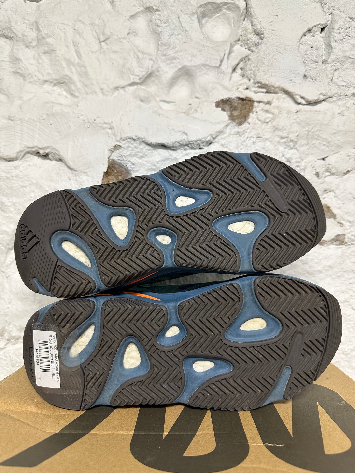 Yeezy 700 Faded Azure Sz 8.5