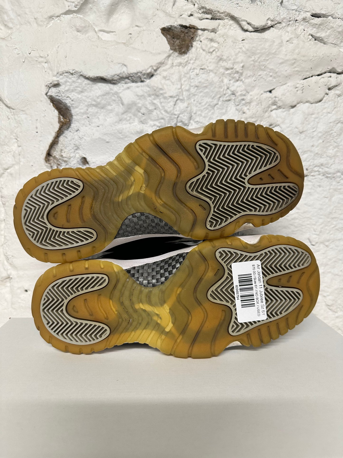 Air Jordan 11 High Jubilee Sz 6Y